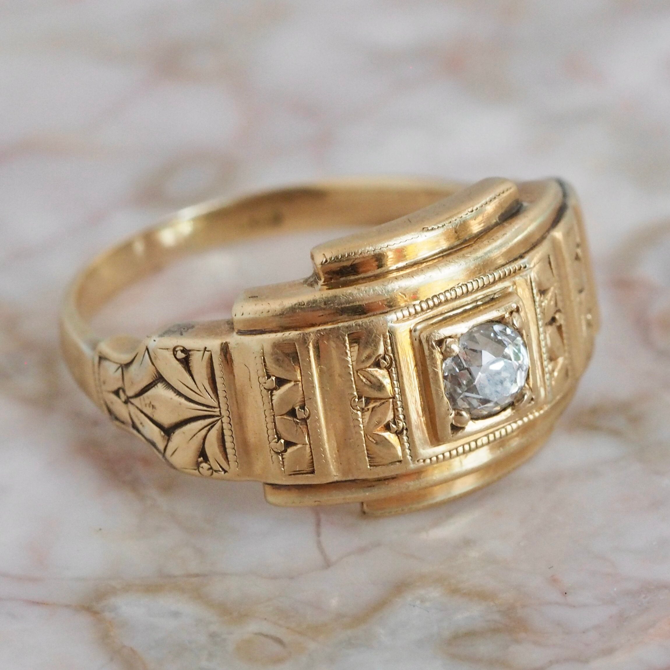 Antique Art Deco 18k Gold Engraved Dome Diamond Ring