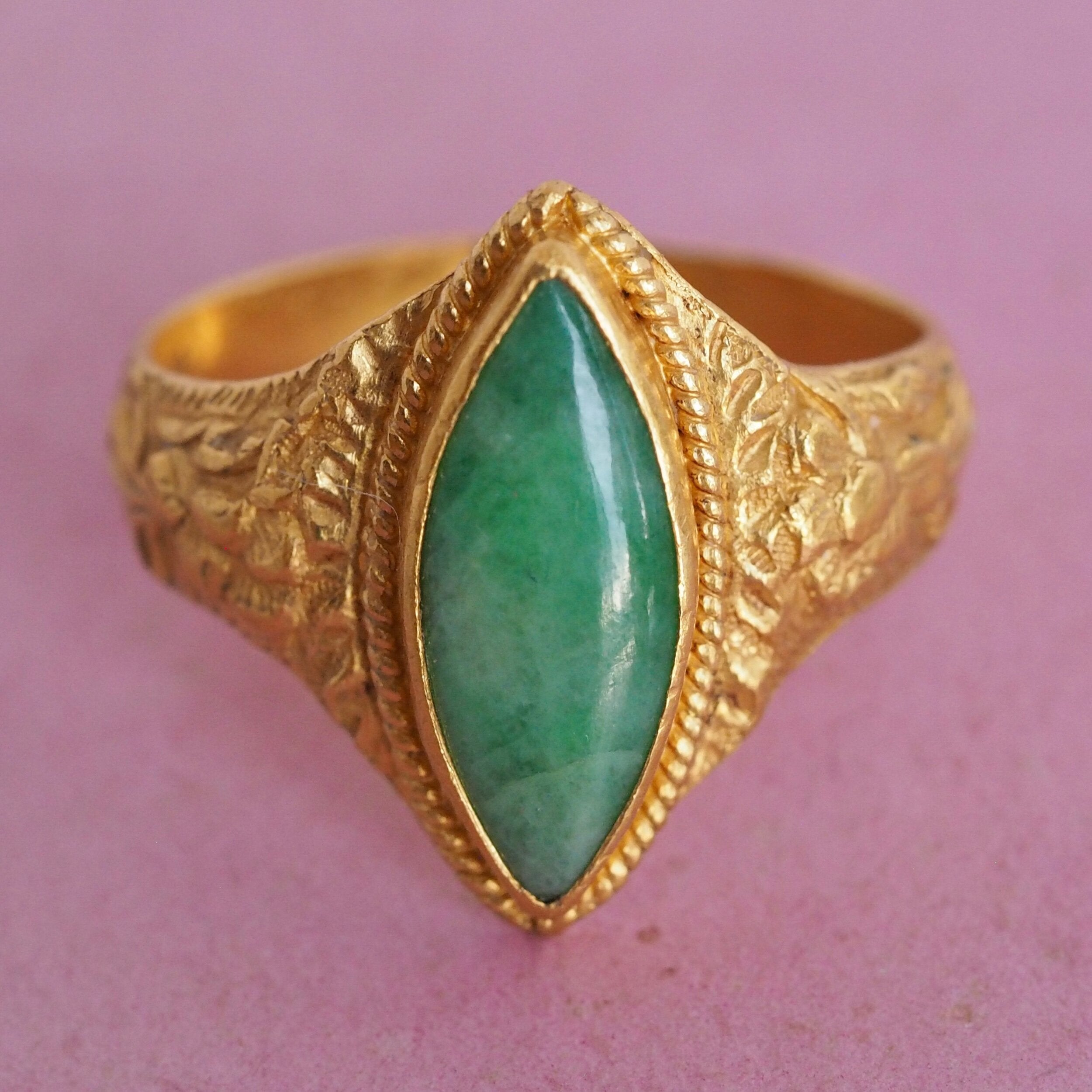 Antique Chinese 22k/24k Gold Jade Navette Ring