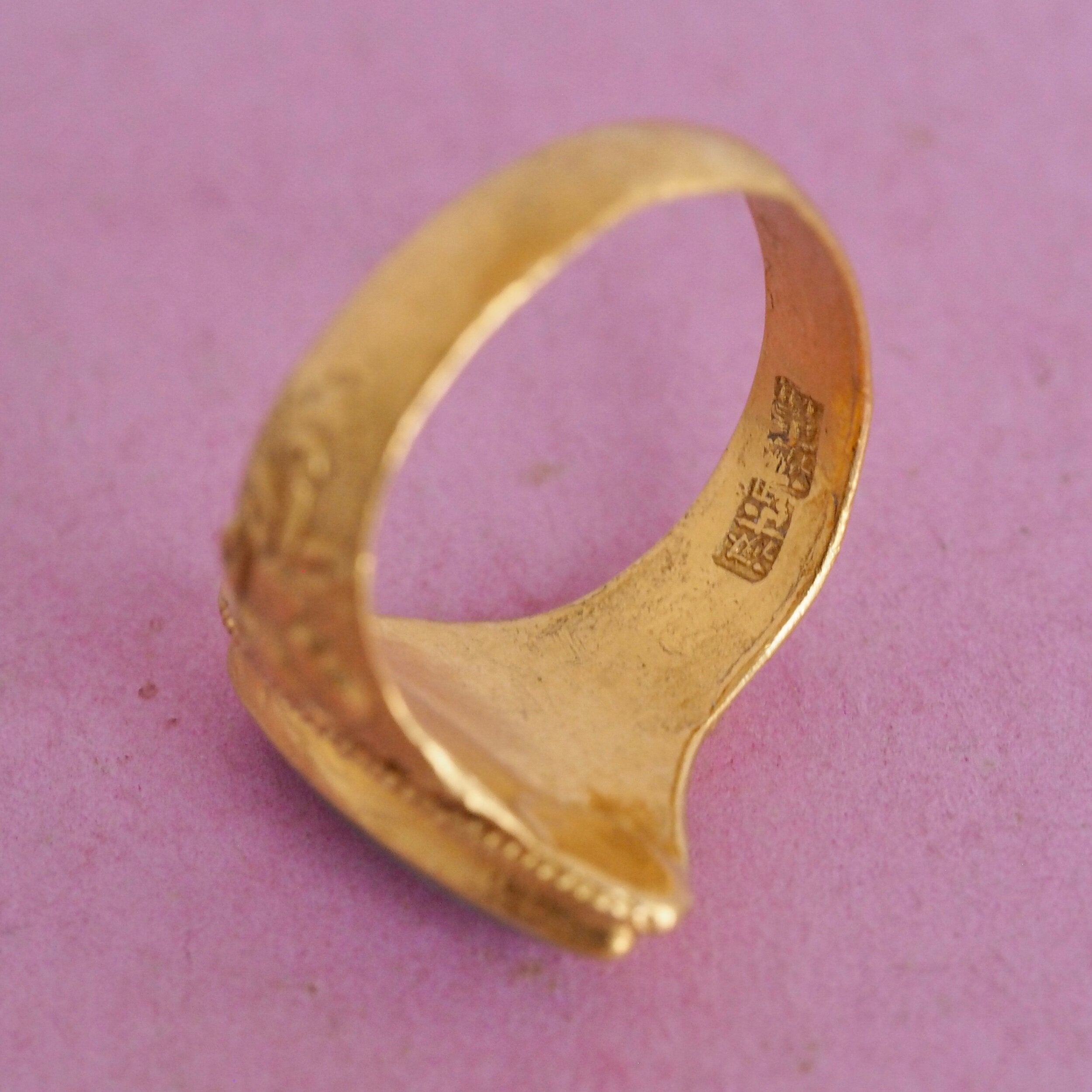 Antique Chinese 22k/24k Gold Jade Navette Ring