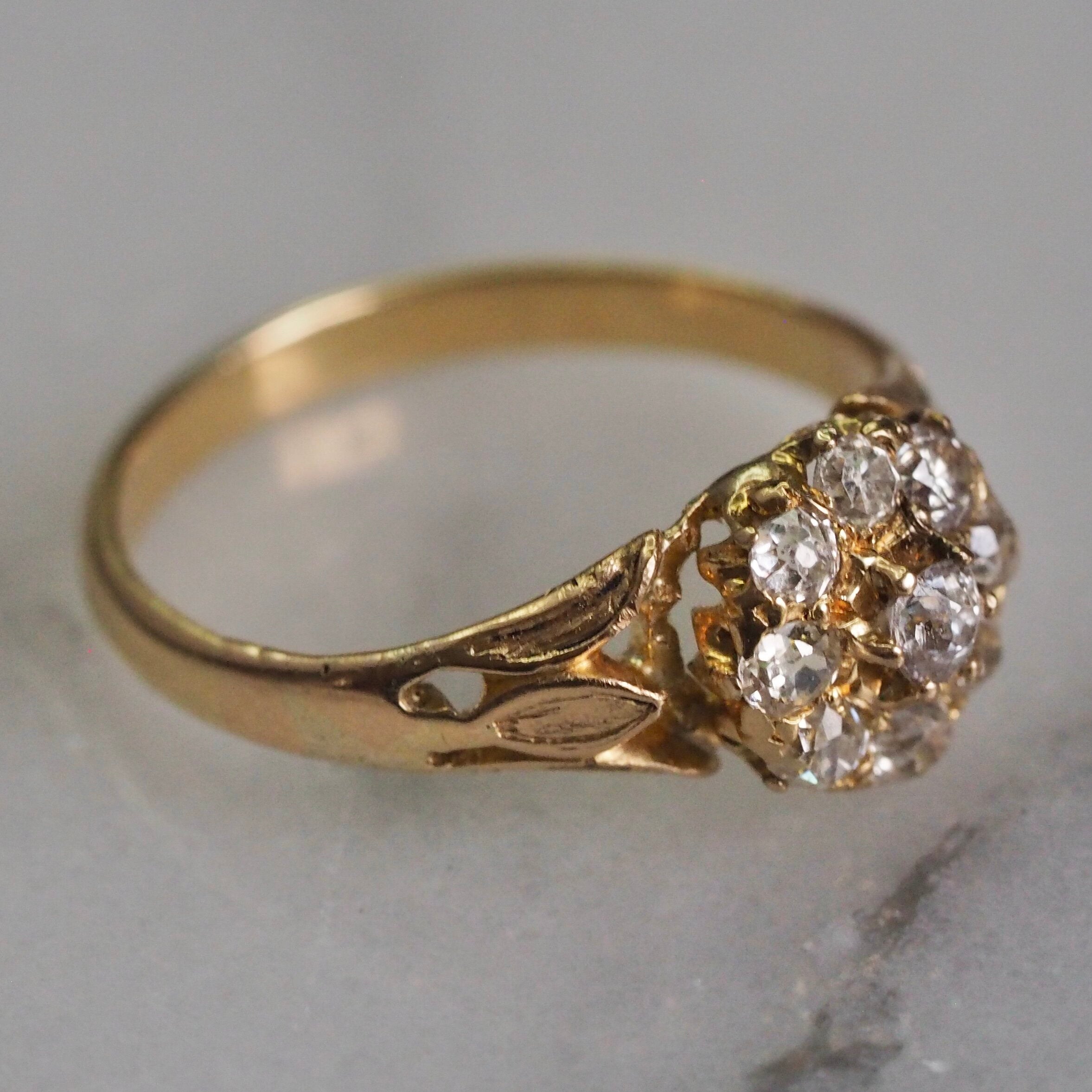 Antique Early Victorian c. 1840 15k Gold Old Mine Cut Diamond Cluster Ring