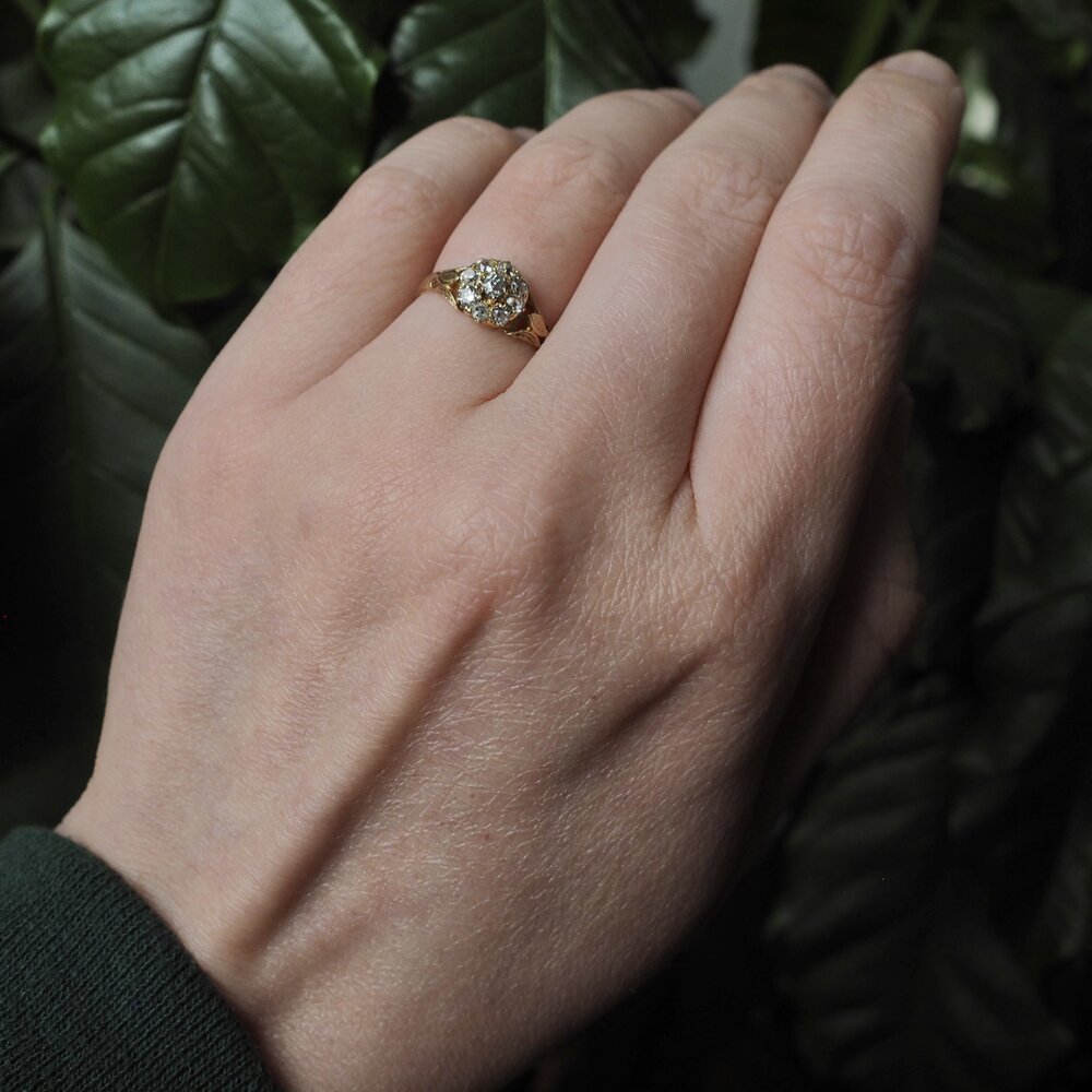 Antique Early Victorian c. 1840 15k Gold Old Mine Cut Diamond Cluster Ring