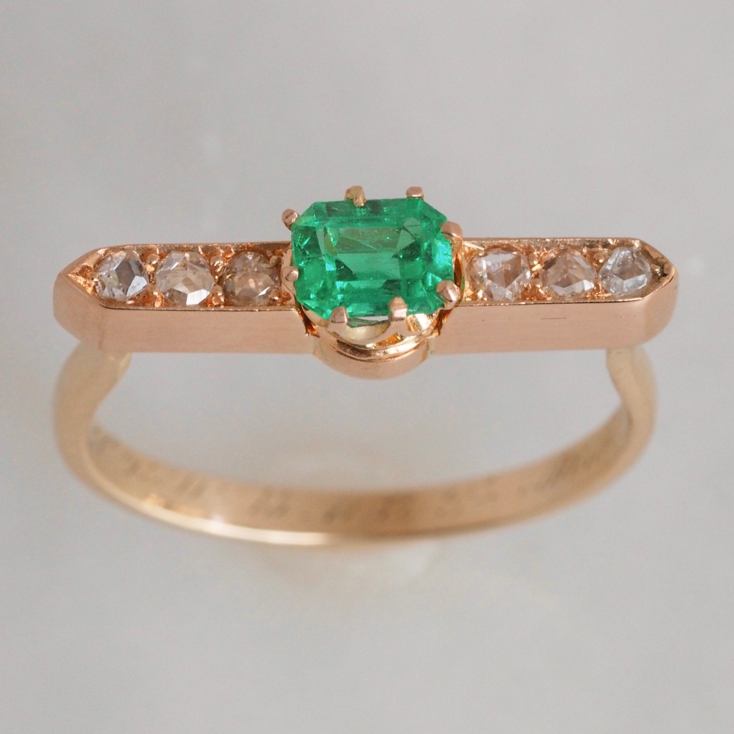 Antique Edwardian 18k Gold Emerald and Rose Cut Diamond Bar Ring