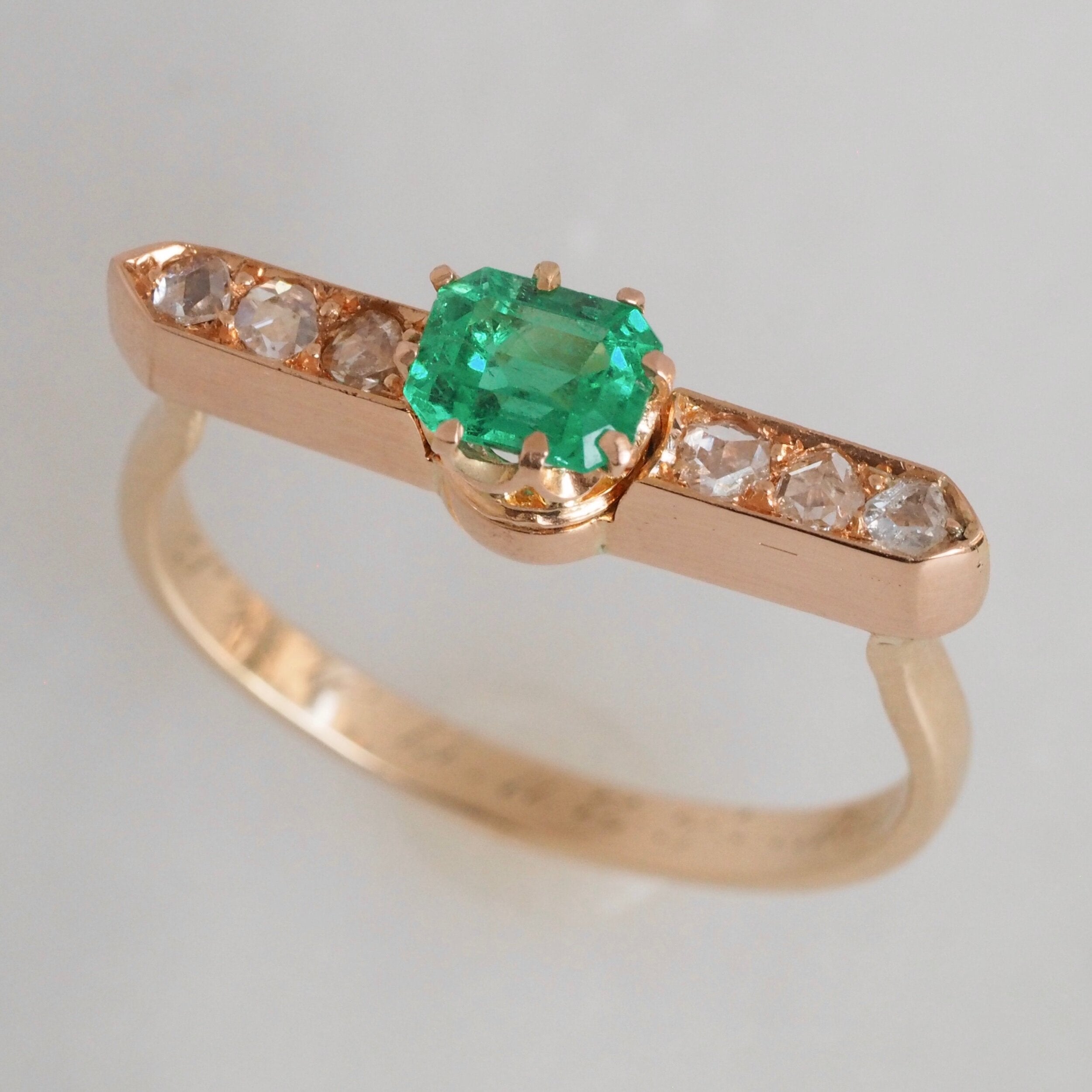 Antique Edwardian 18k Gold Emerald and Rose Cut Diamond Bar Ring