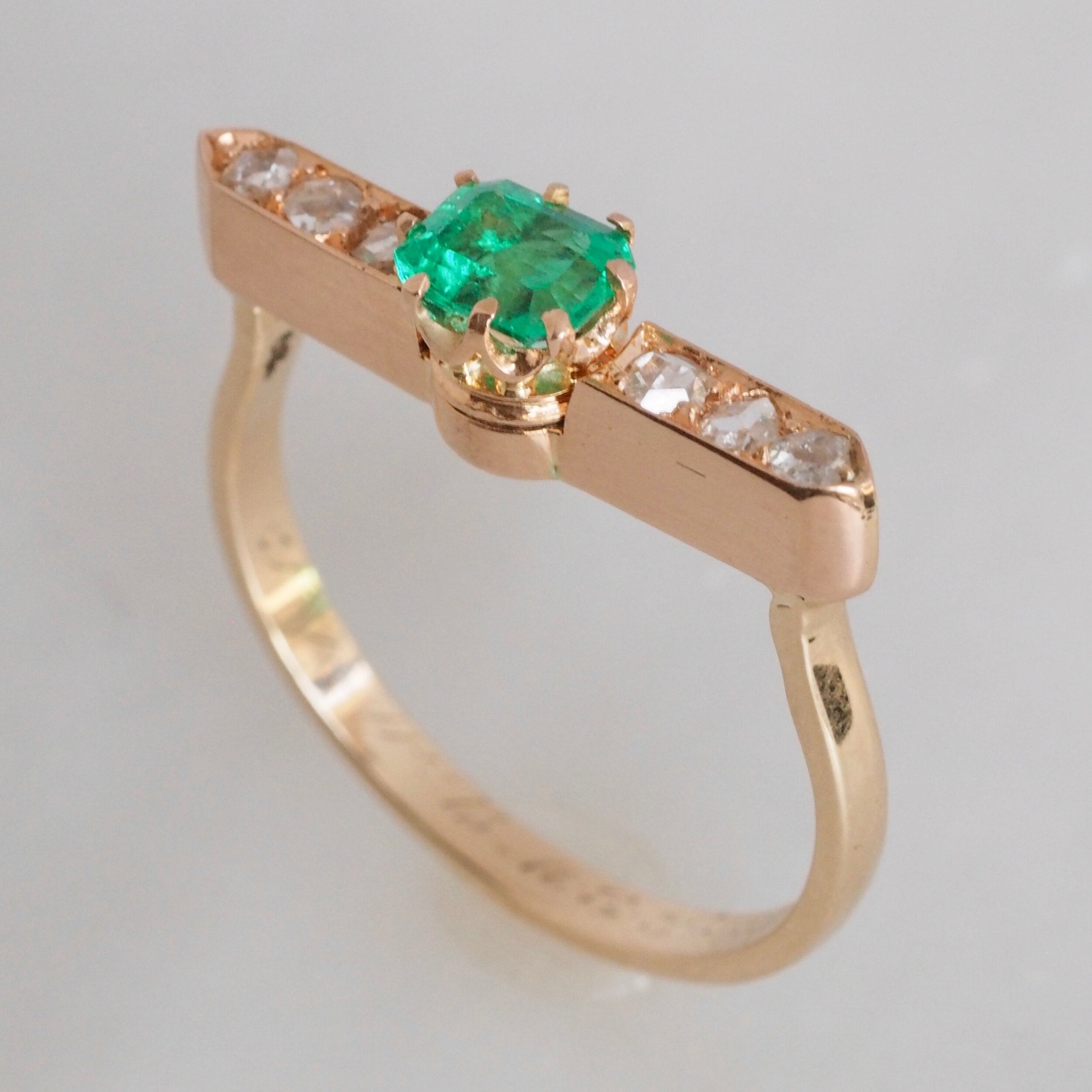 Antique Edwardian 18k Gold Emerald and Rose Cut Diamond Bar Ring