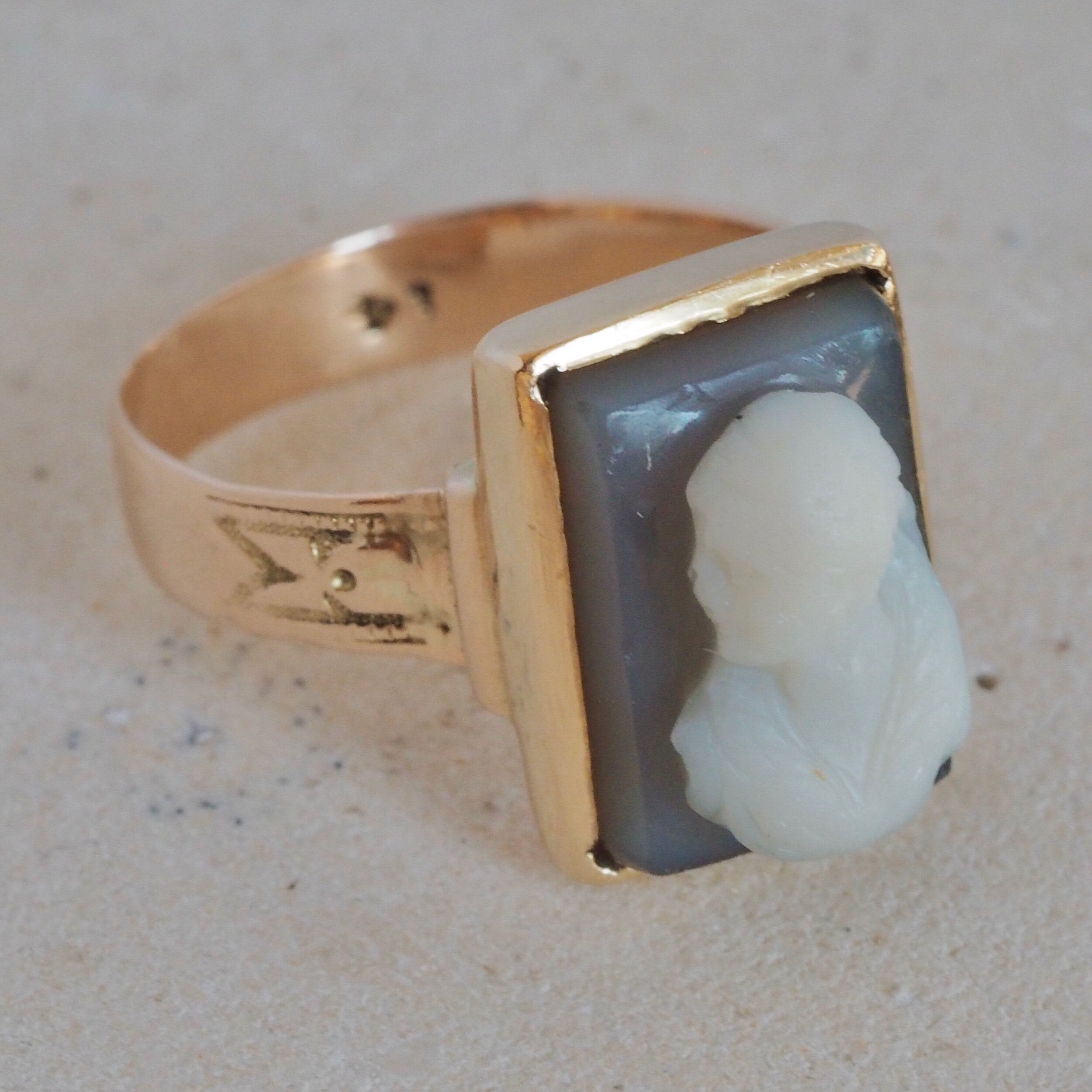 Antique Victorian 14k Gold Cameo Ring
