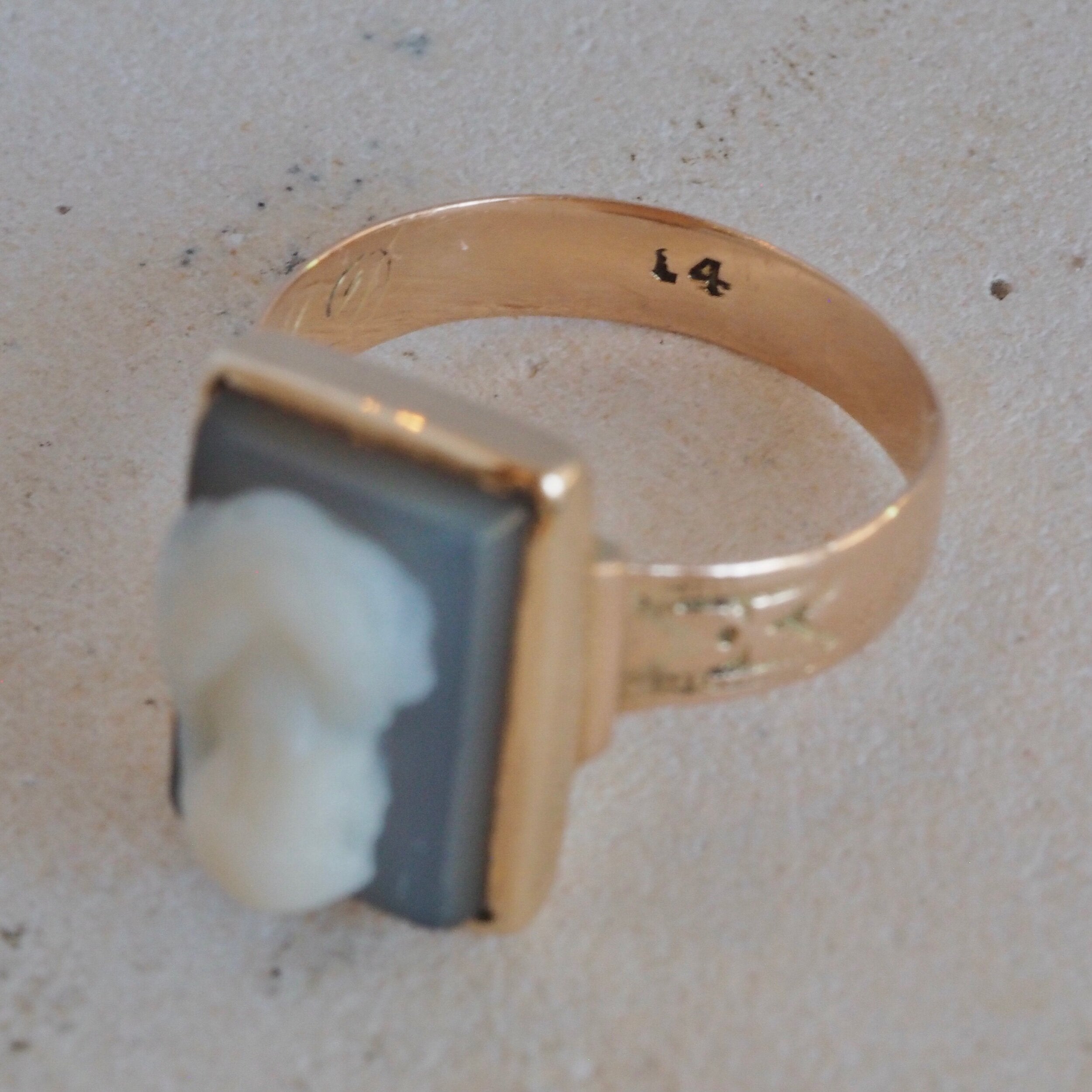 Antique Victorian 14k Gold Cameo Ring