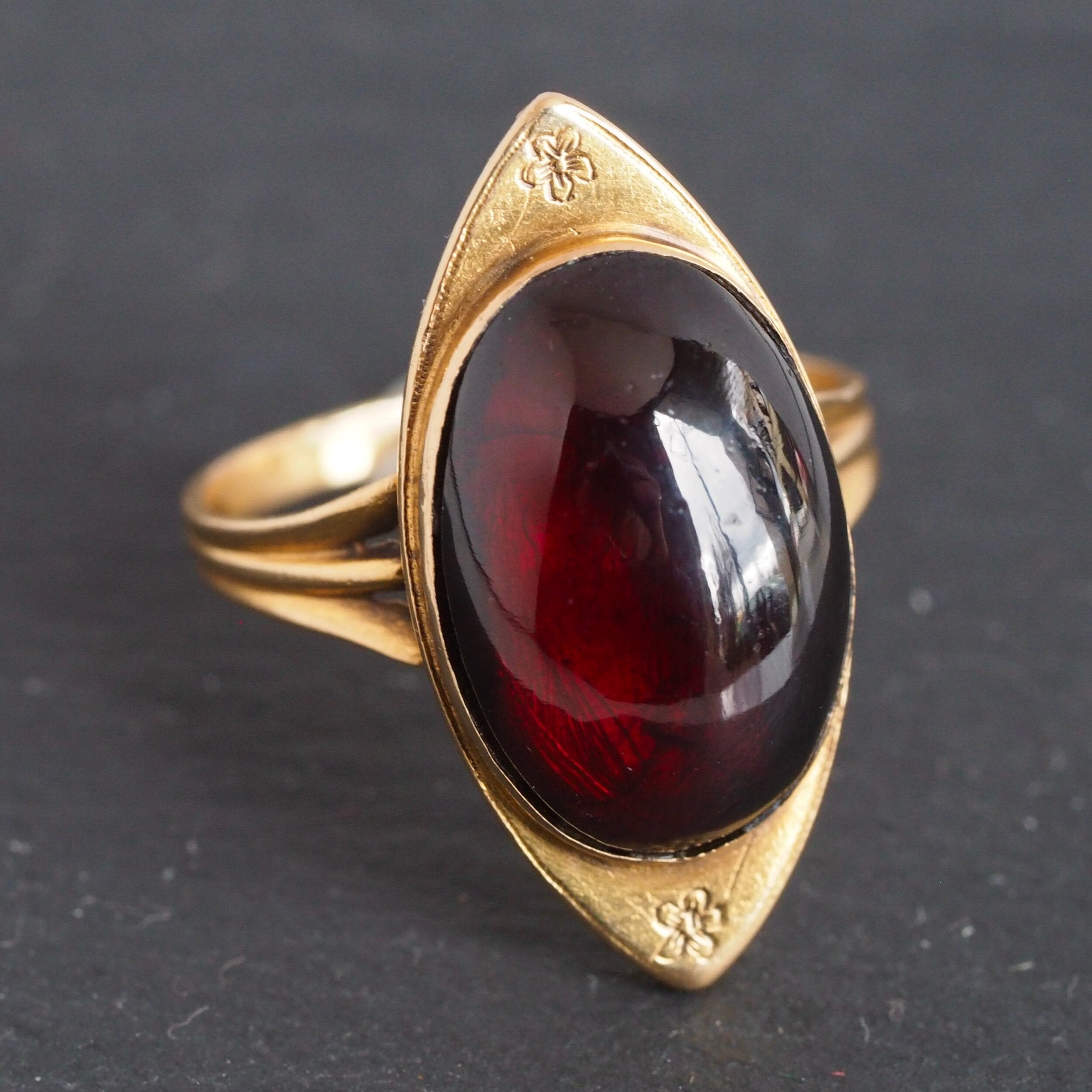 Antique Victorian 18k Gold Foiled Garnet Navette Ring