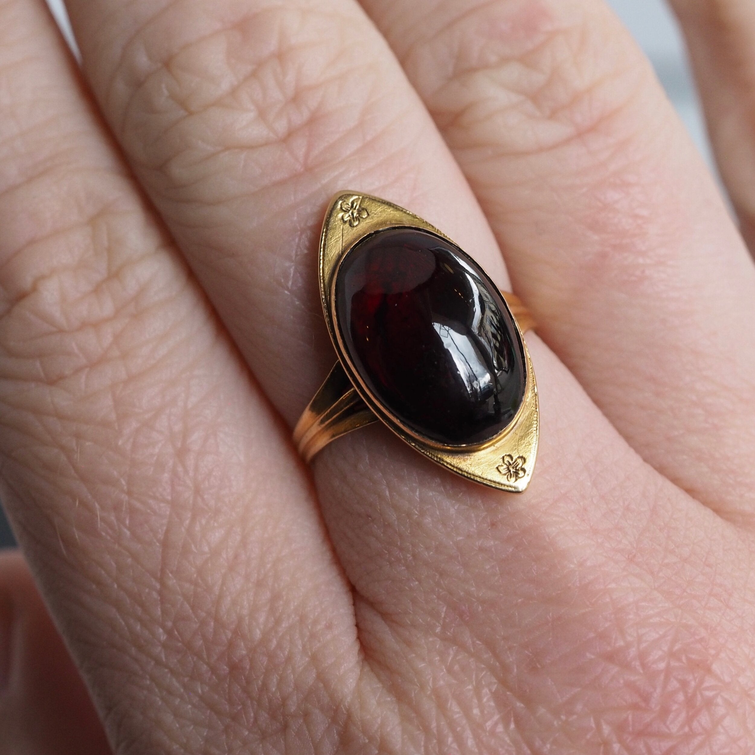 Antique Victorian 18k Gold Foiled Garnet Navette Ring