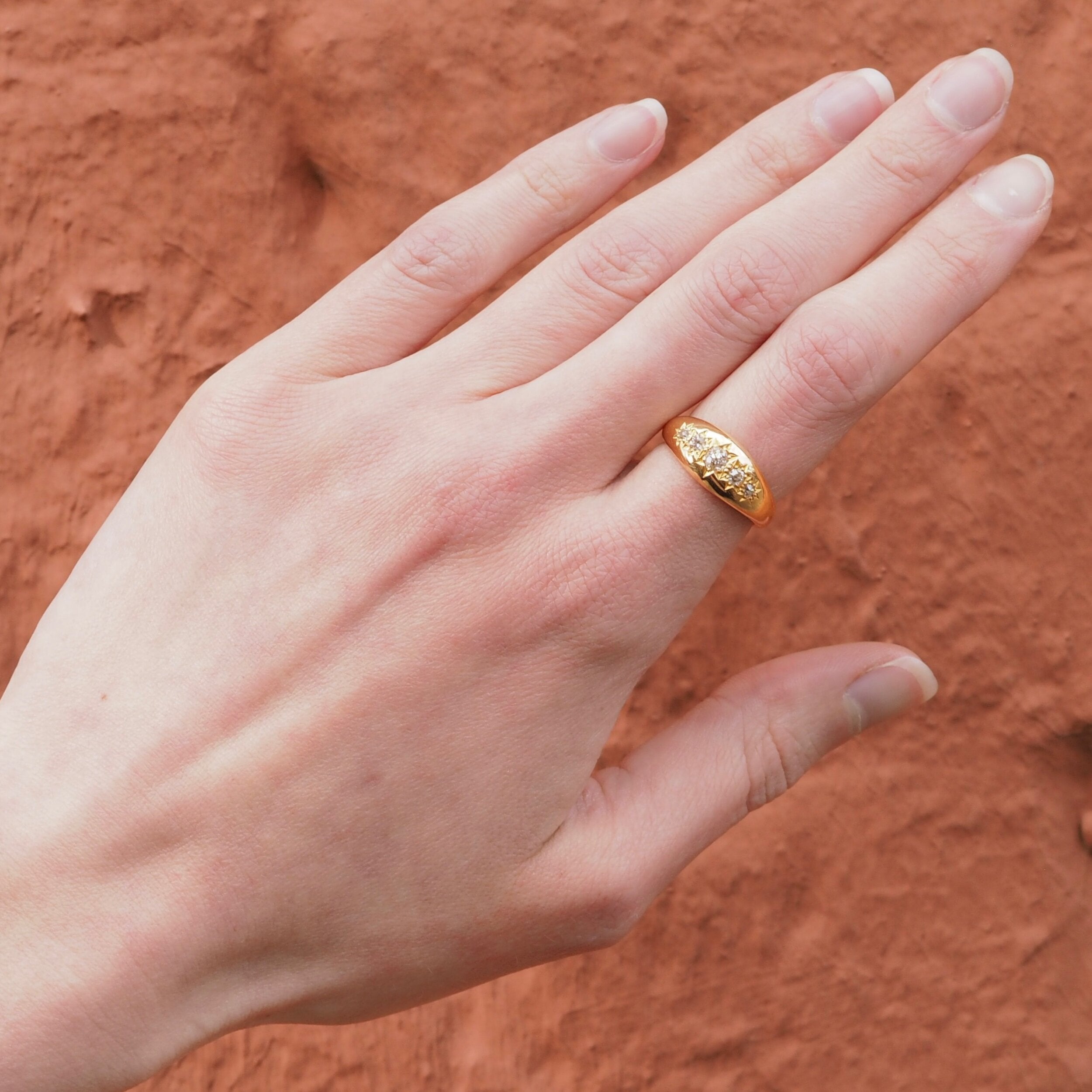 Antique Victorian c. 1853 22k Gold 5 Stone Old Mine Cut Diamond Ring