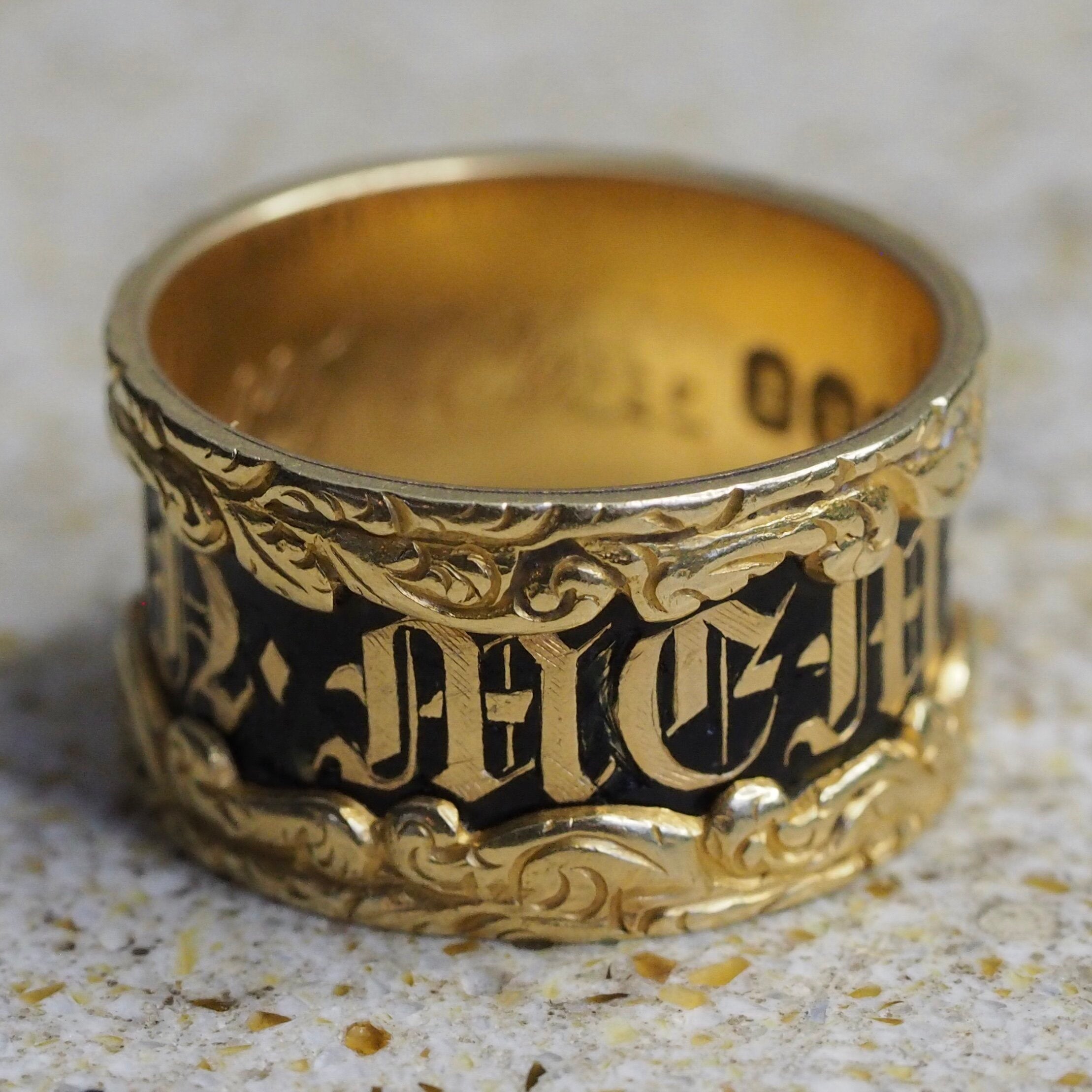 Antique c. 1825 18k Gold and Black Enamel Mourning Ring