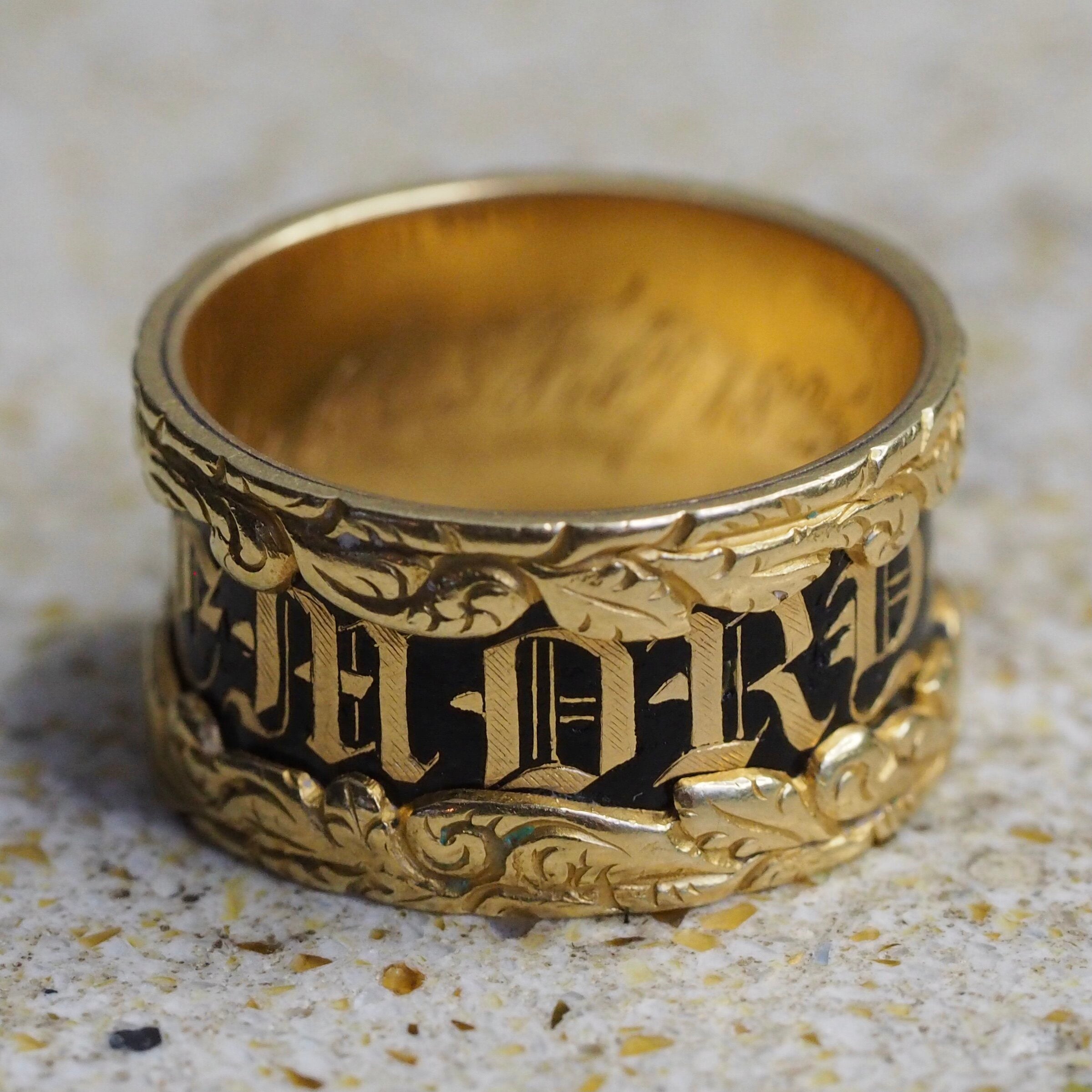 Antique c. 1825 18k Gold and Black Enamel Mourning Ring