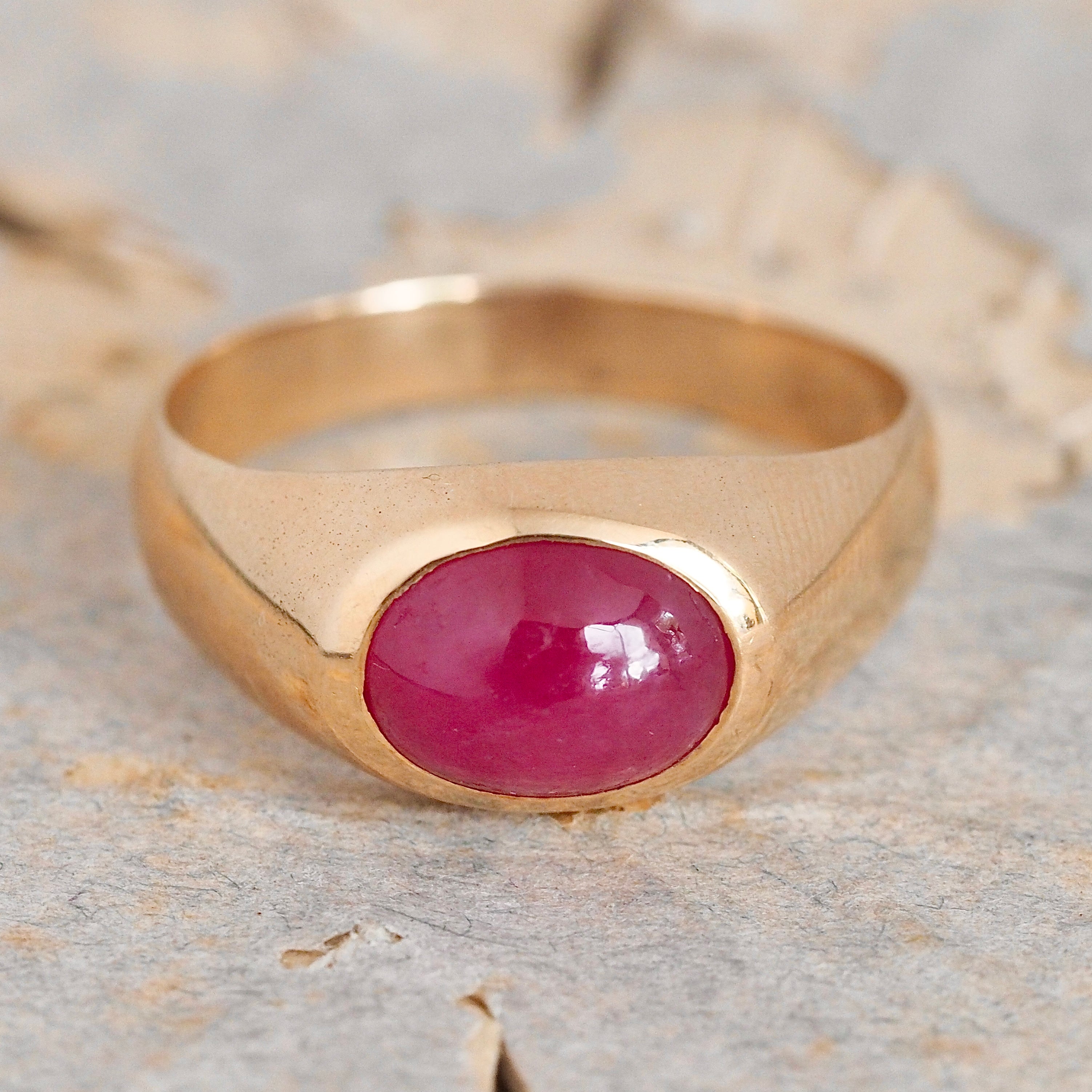 Vintage 14k Gold Natural Ruby East West Dome Ring