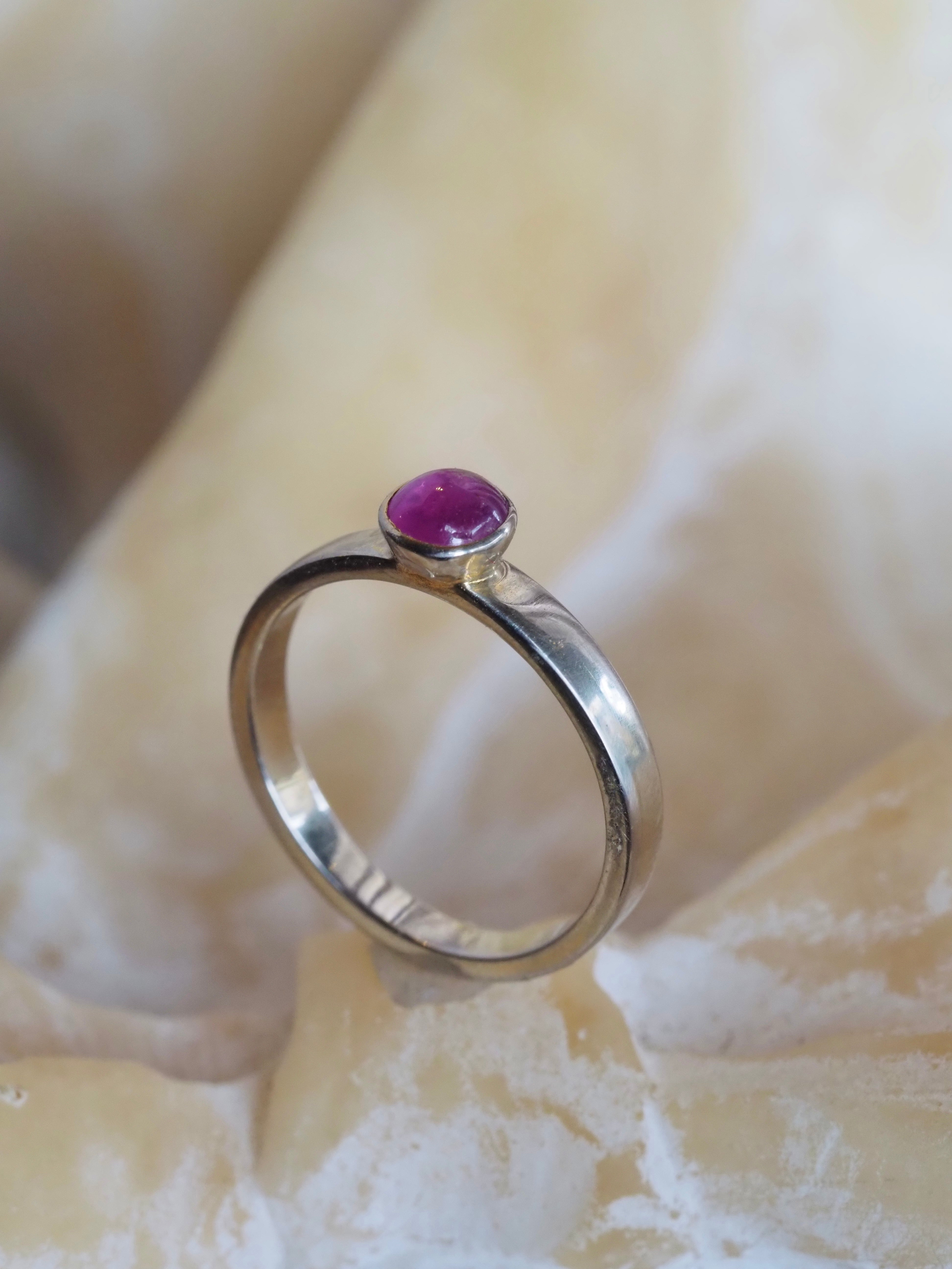 Vintage 14k White Gold Natural Star Ruby Ring