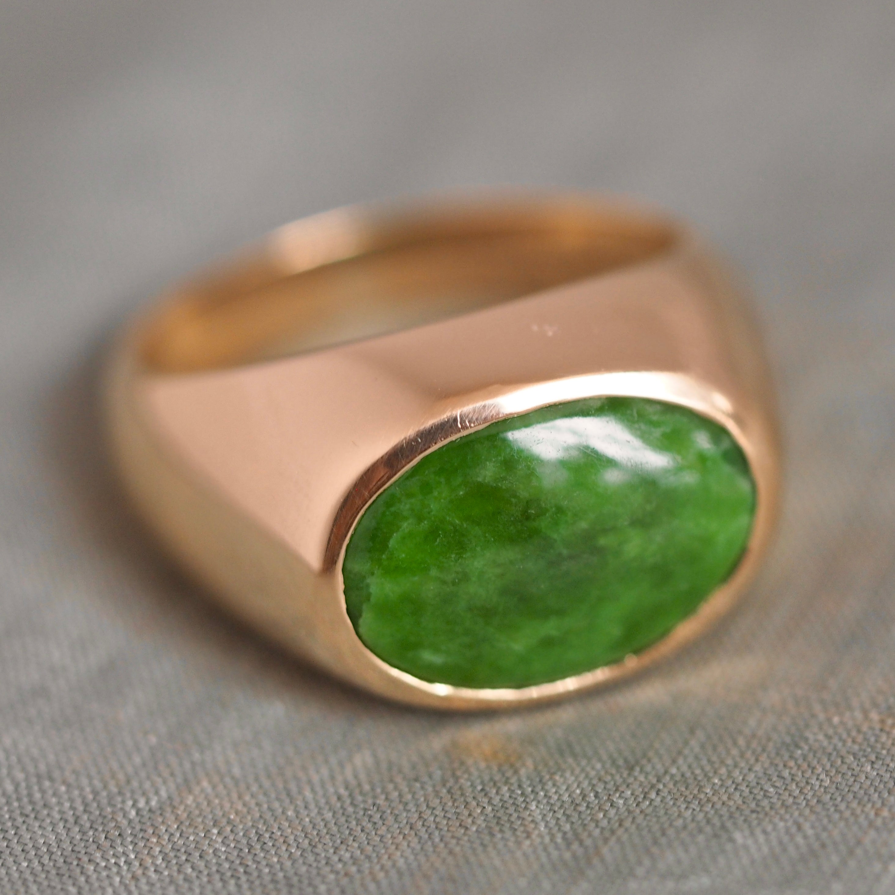 Vintage 18k Gold Jadeite Dome Ring