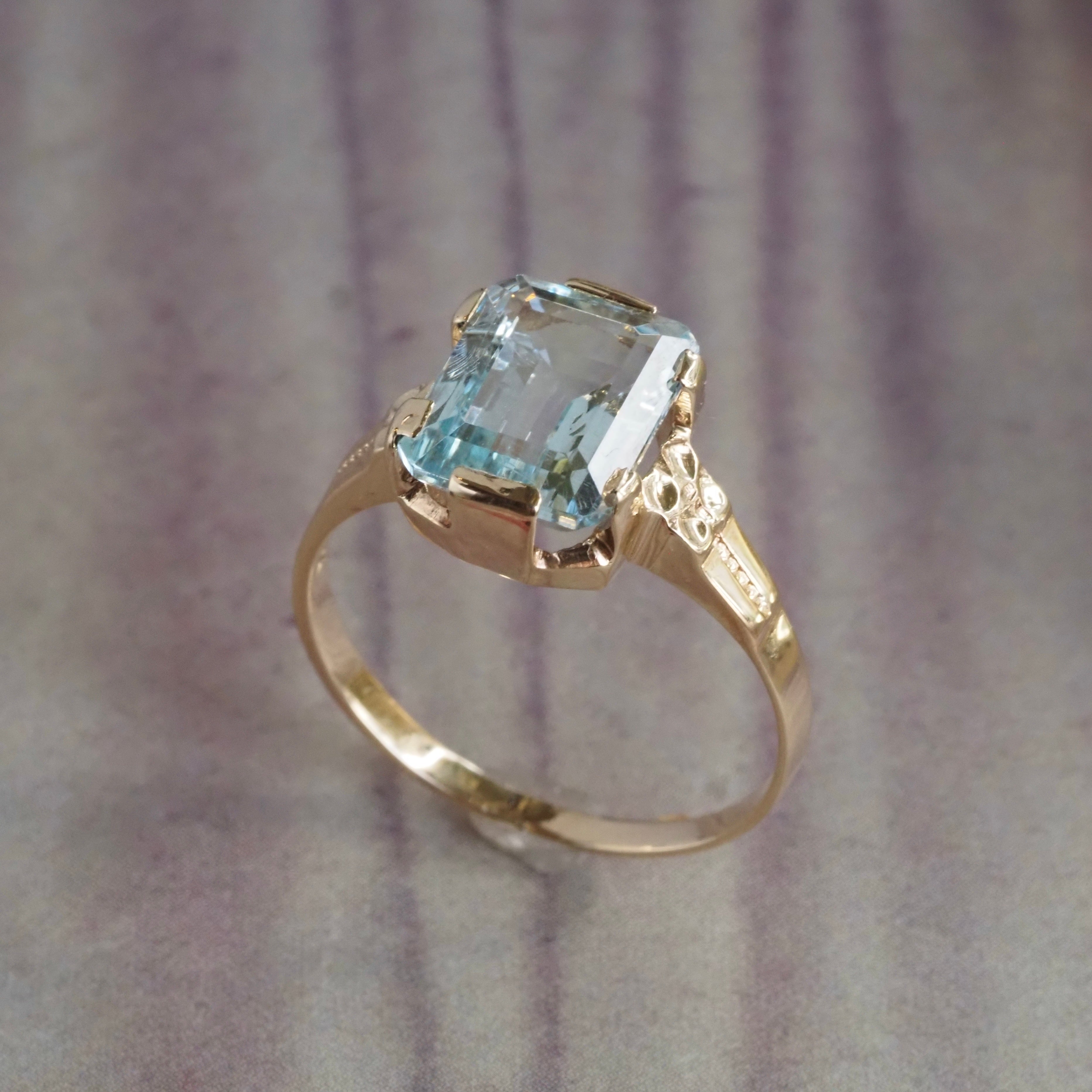 Vintage Art Deco Style Aquamarine 10k Gold Ring
