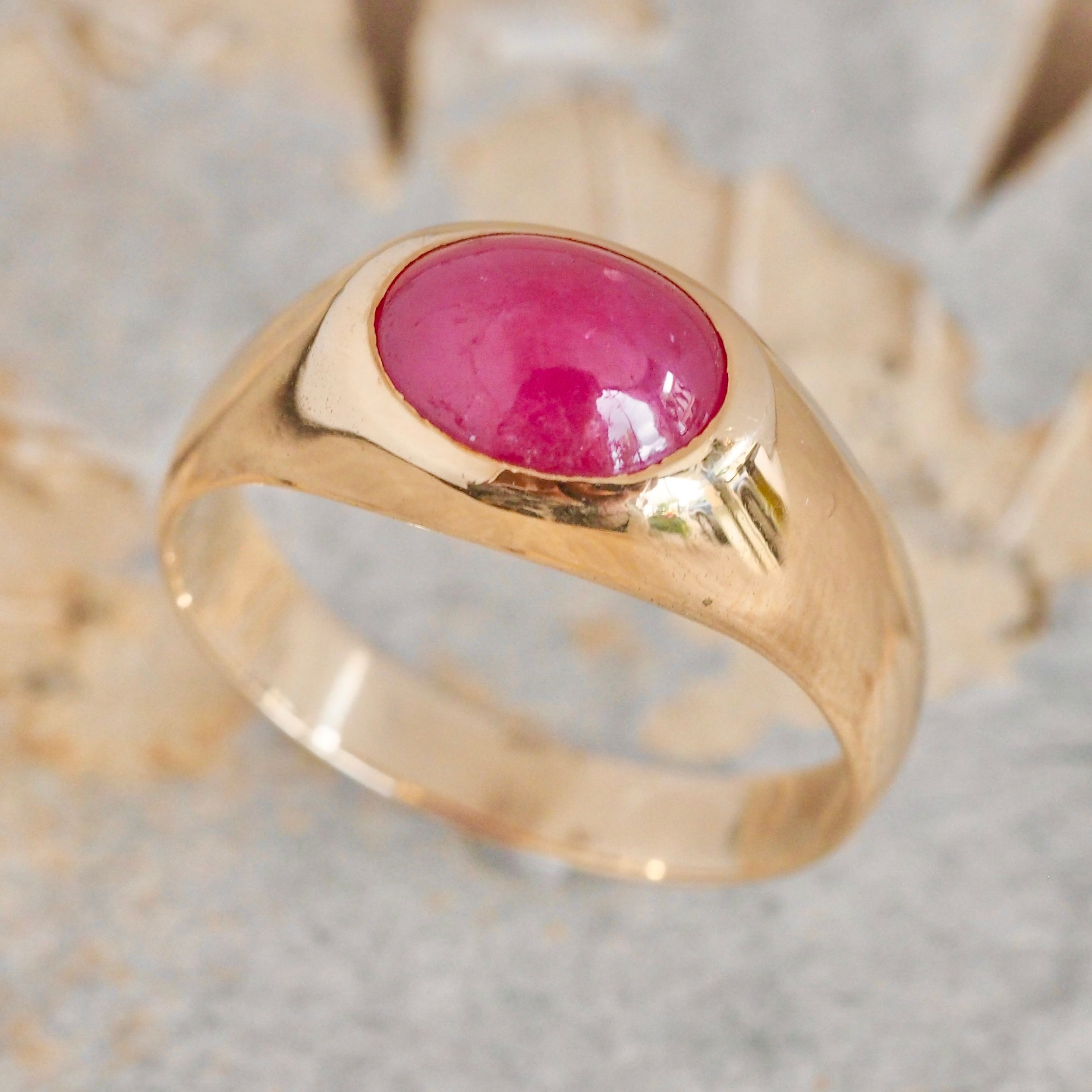 Vintage 14k Gold Natural Ruby East West Dome Ring