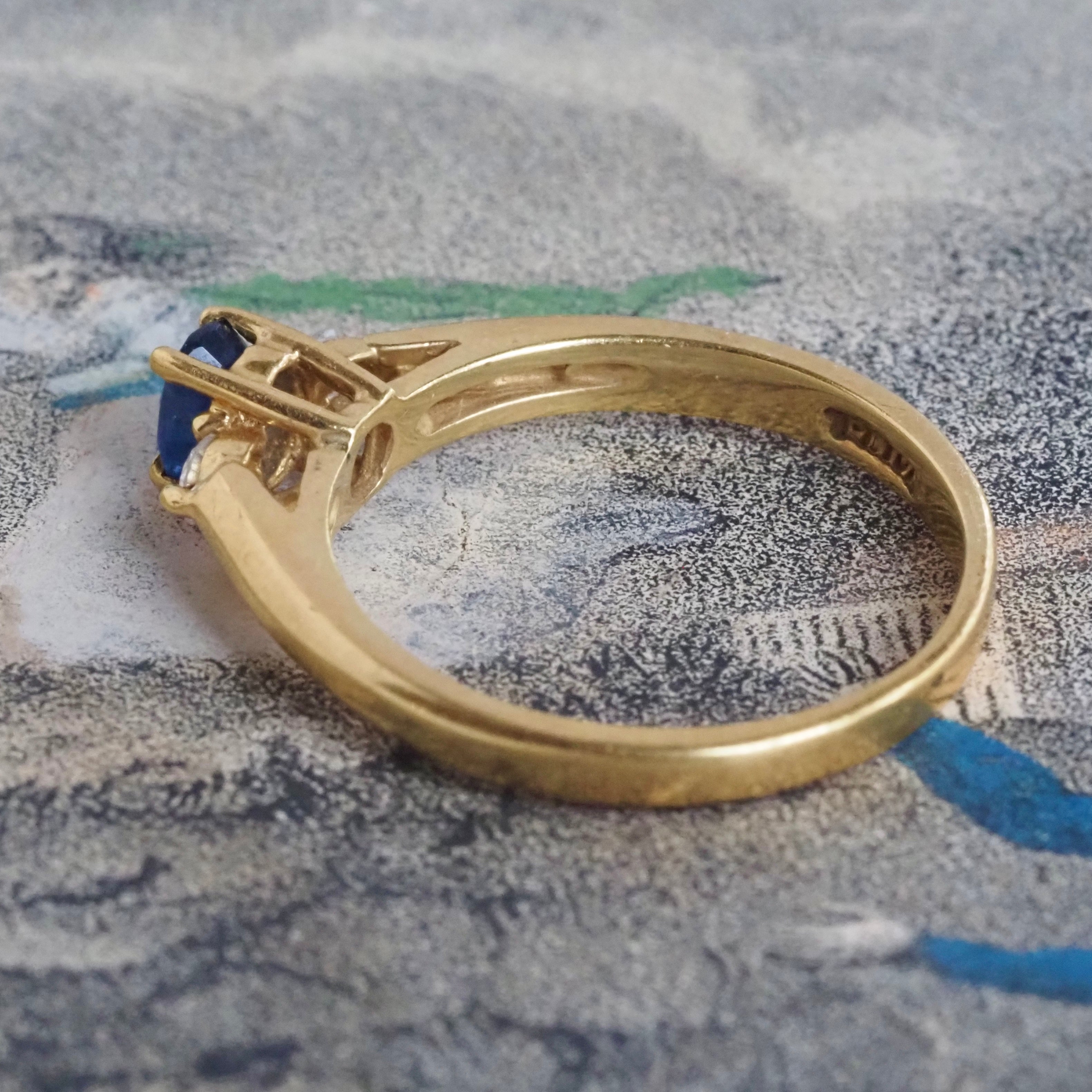 Vintage Cornflower Sapphire and Diamond 18k Gold Engagement Ring