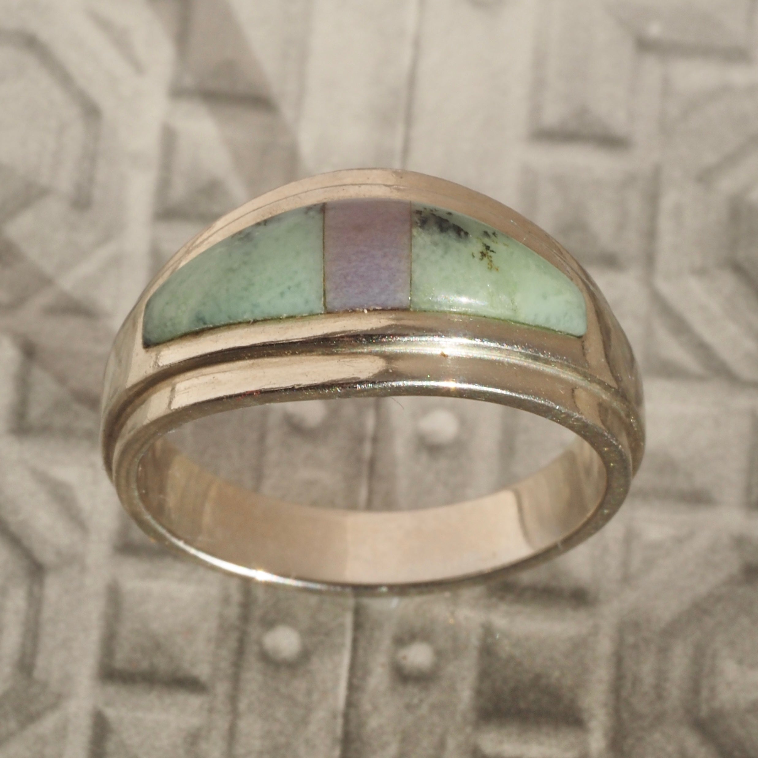 Domed Agate Inlaid 14k White Gold Ring