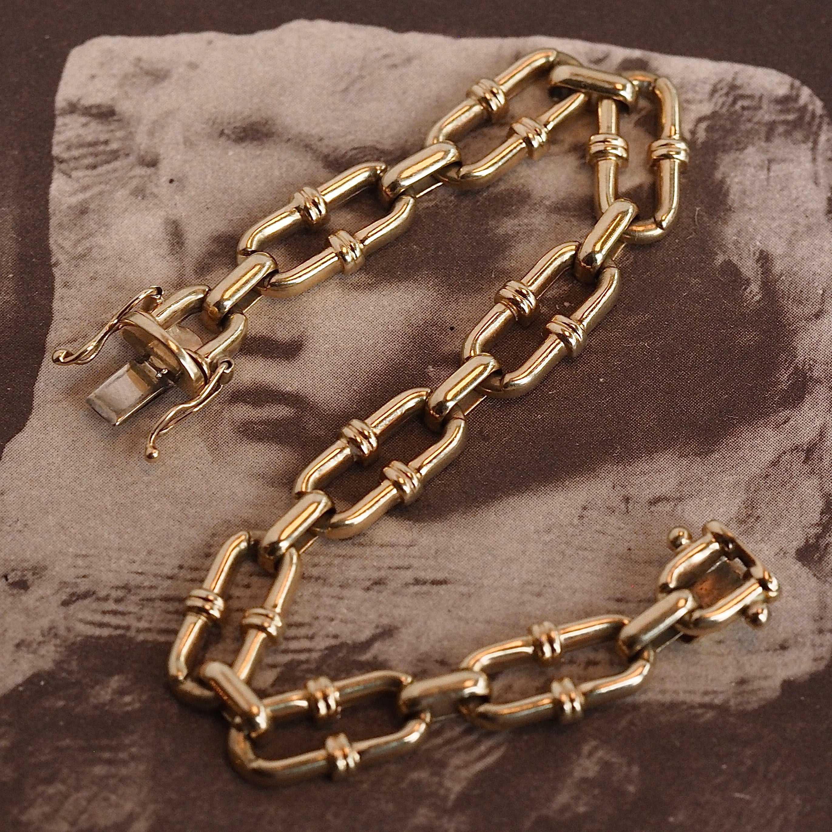 Vintage Italian 14k Gold Banded Paperclip Chain Bracelet