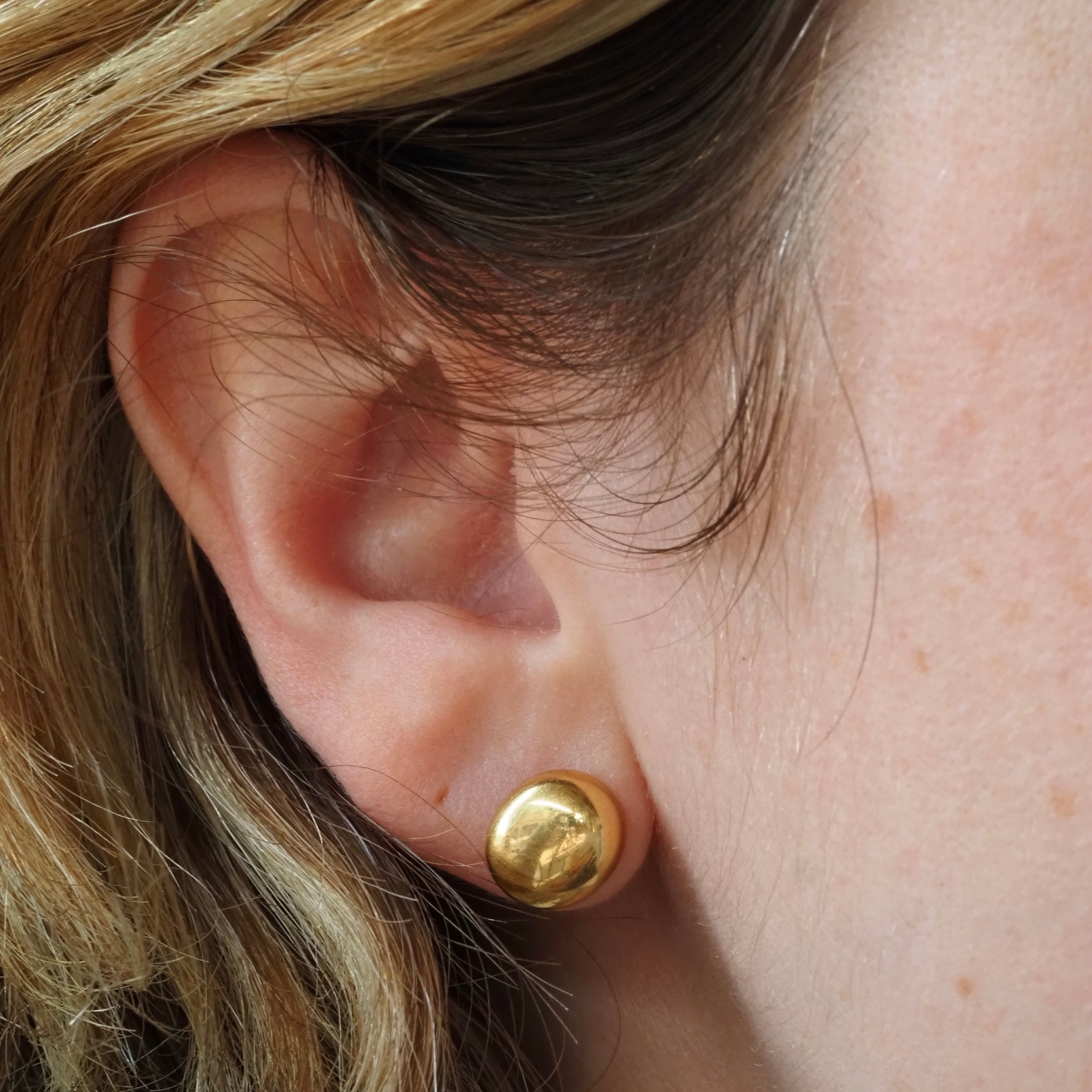 Vintage Italian 18k Gold Oval Stud Earrings