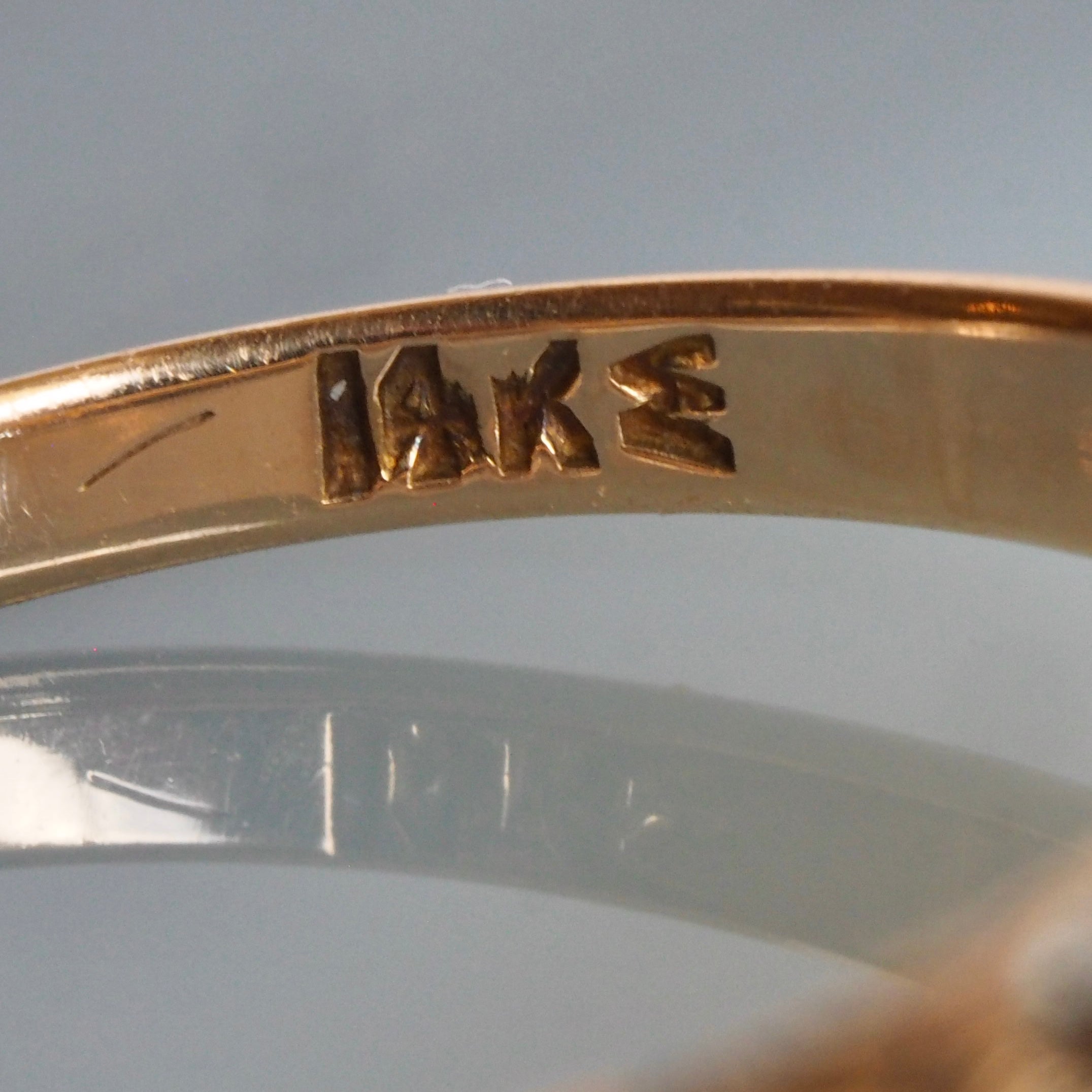 Antique Victorian 14k Gold Old Mine Cut Diamond Belcher Set Ring