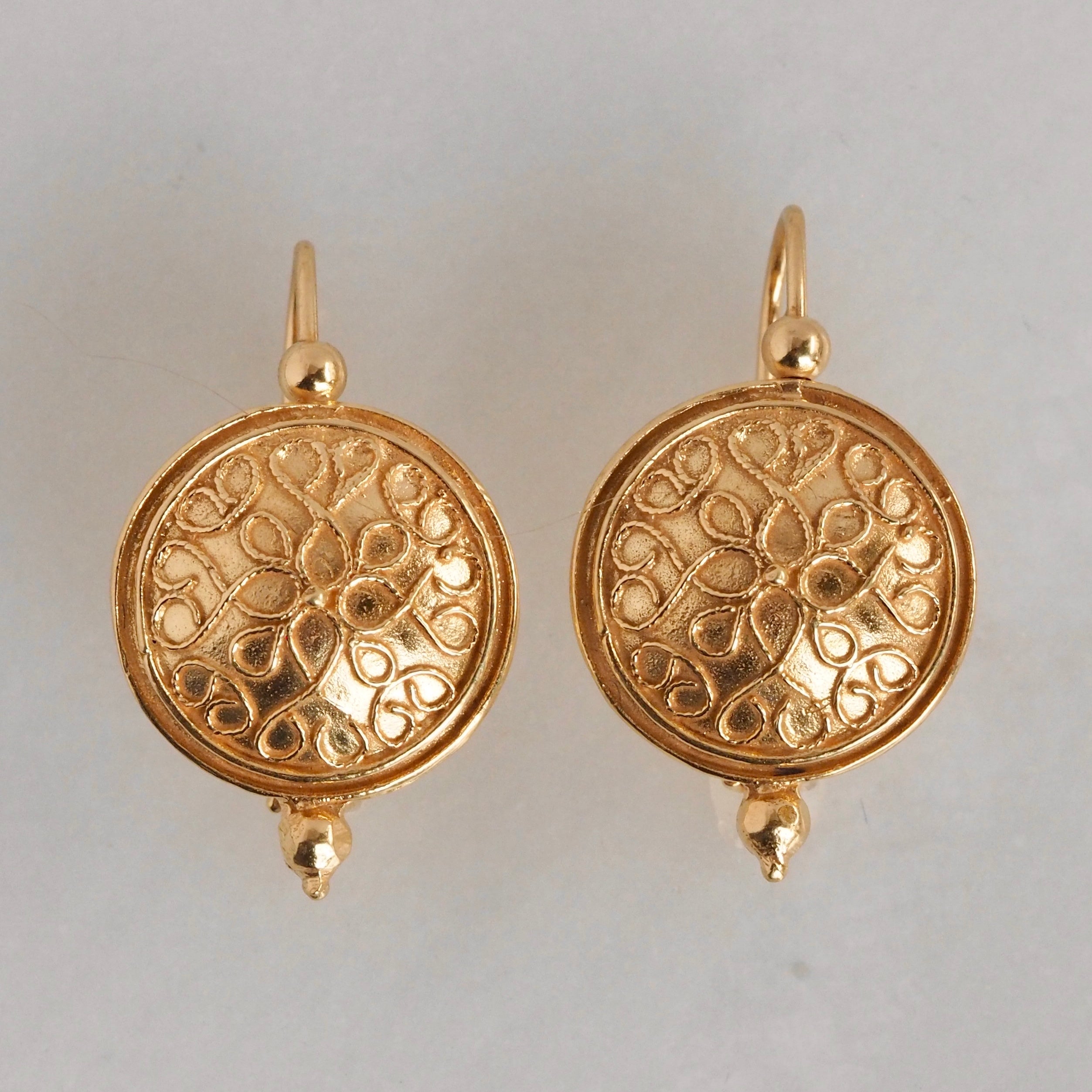 Vintage Italian 18k Gold Filigree Disc Earrings
