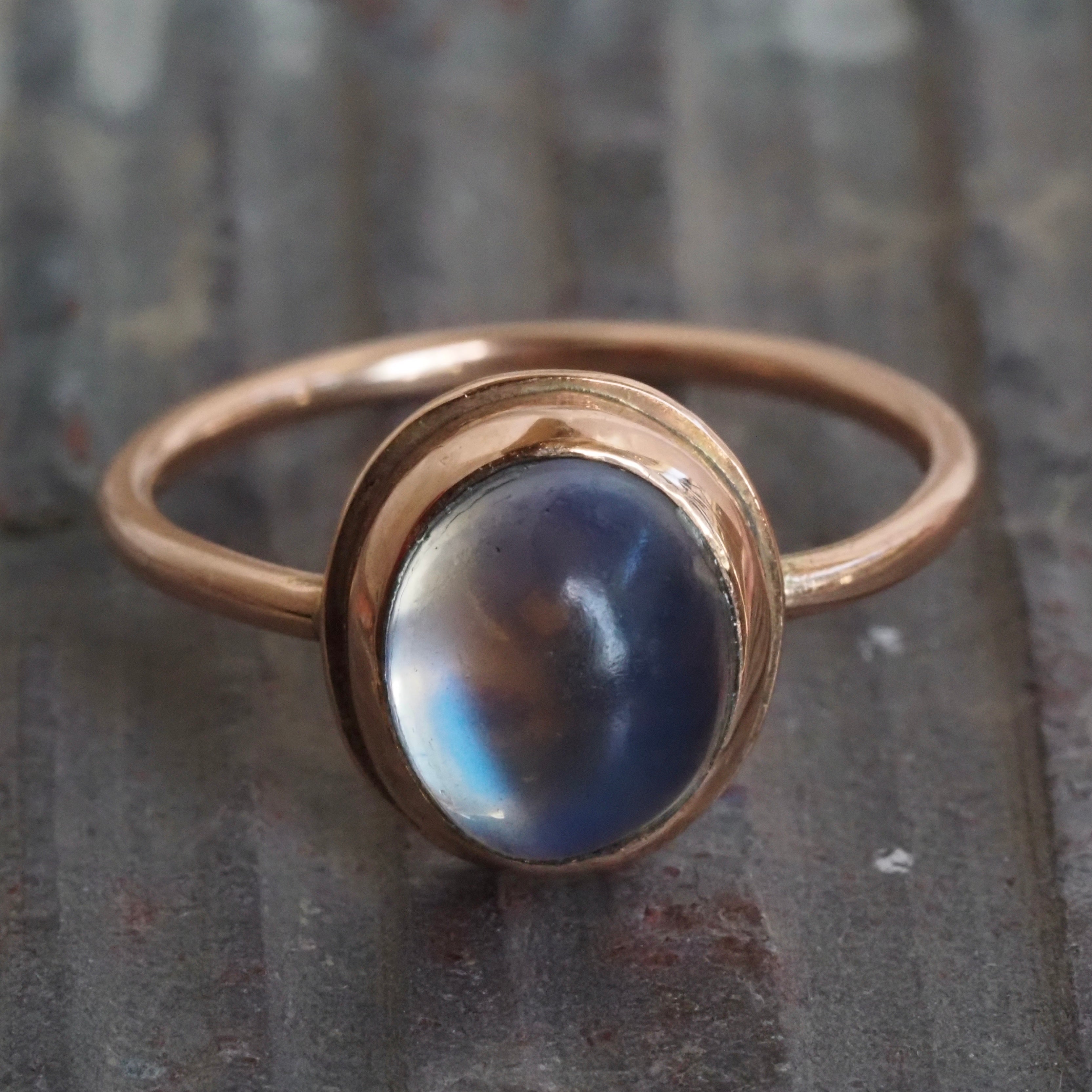 Vintage English 9k Gold Moonstone Ring