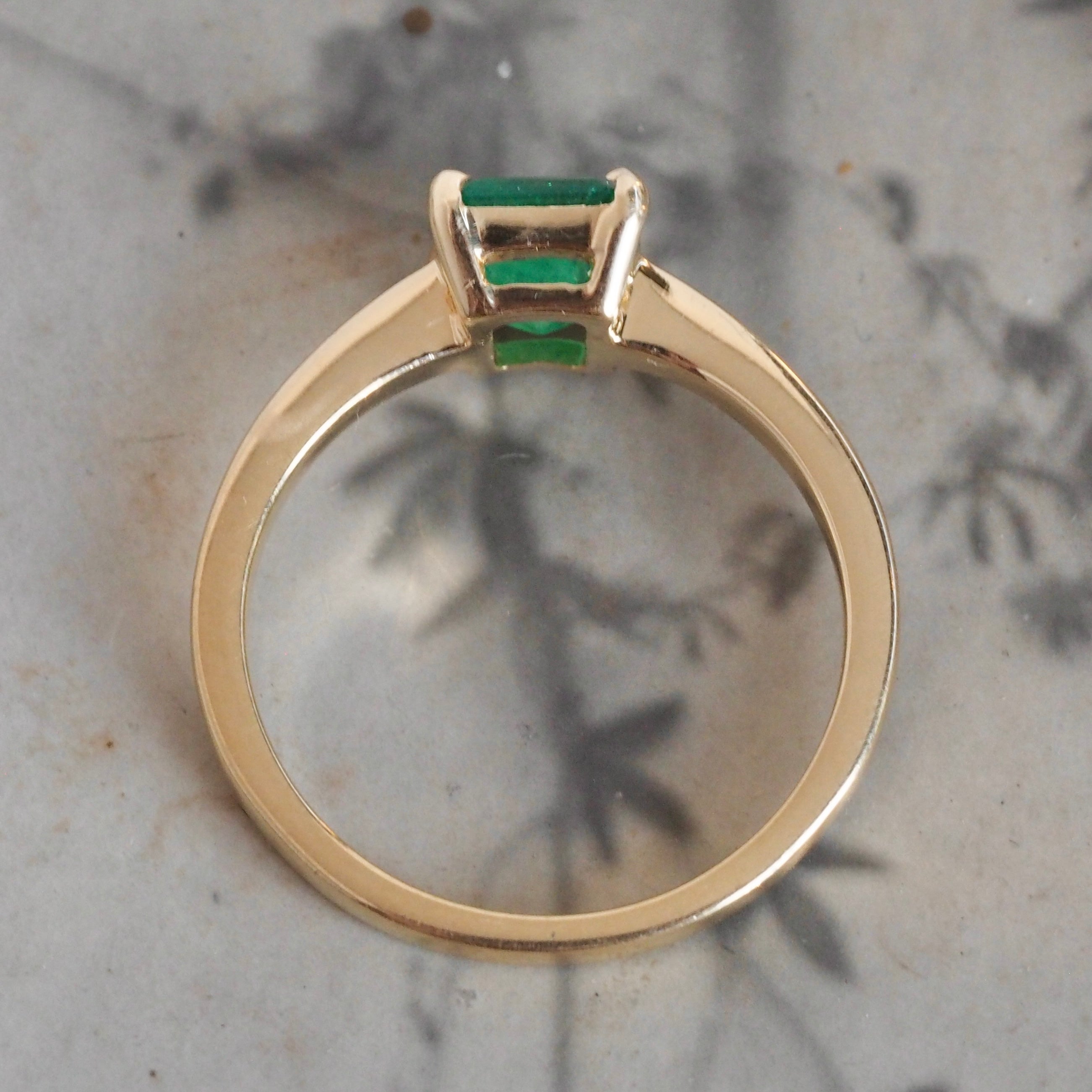 Vintage 18k Gold Colombian Emerald Solitaire Ring
