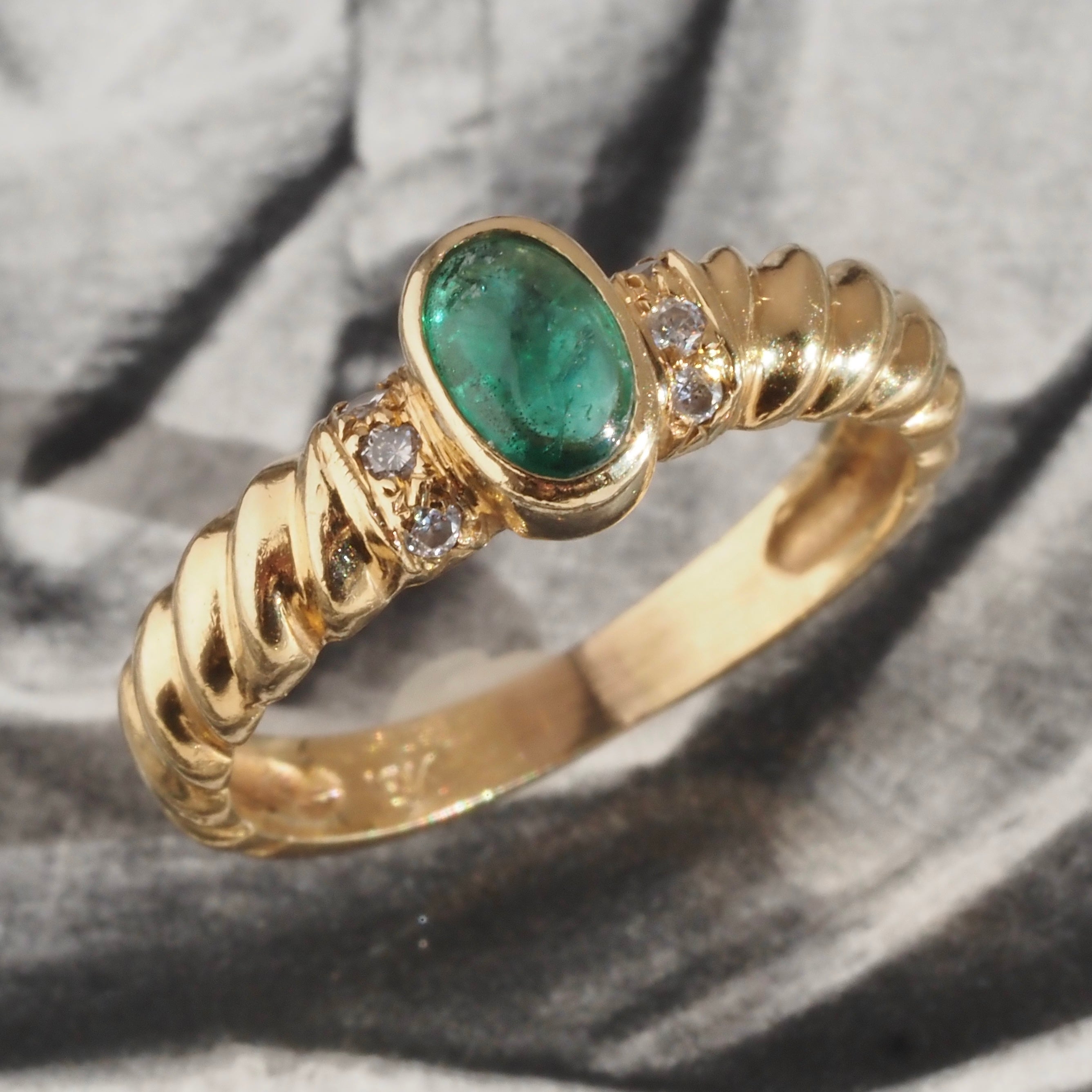 Vintage Twisty Emerald and Diamond 18k Gold Ring
