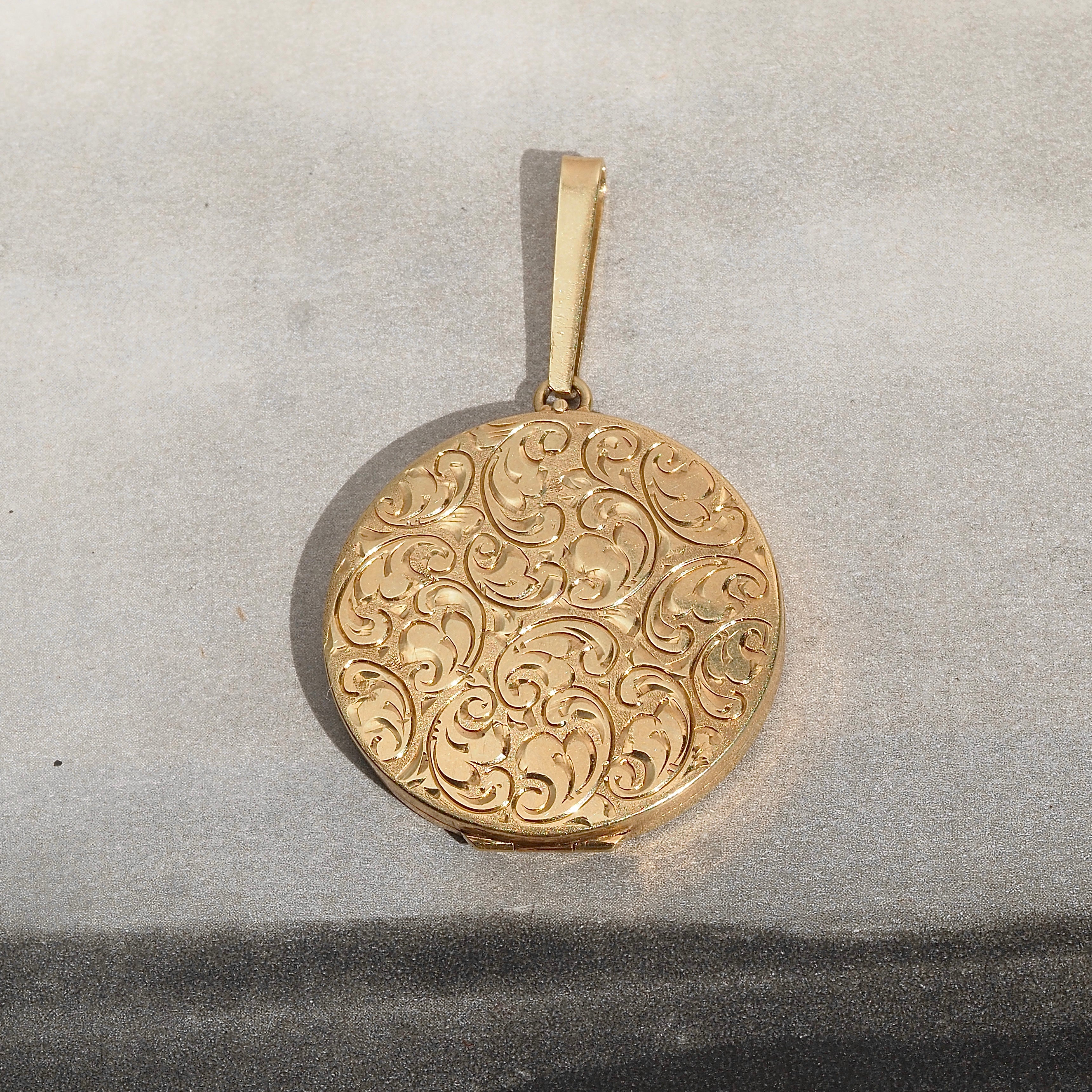Vintage Ornately Engraved 14k Gold Locket