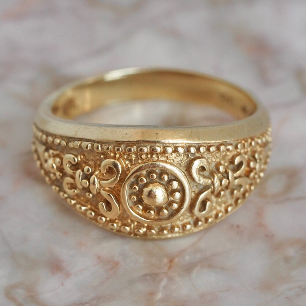 Vintage 10k Gold Domed Etruscan Style Band