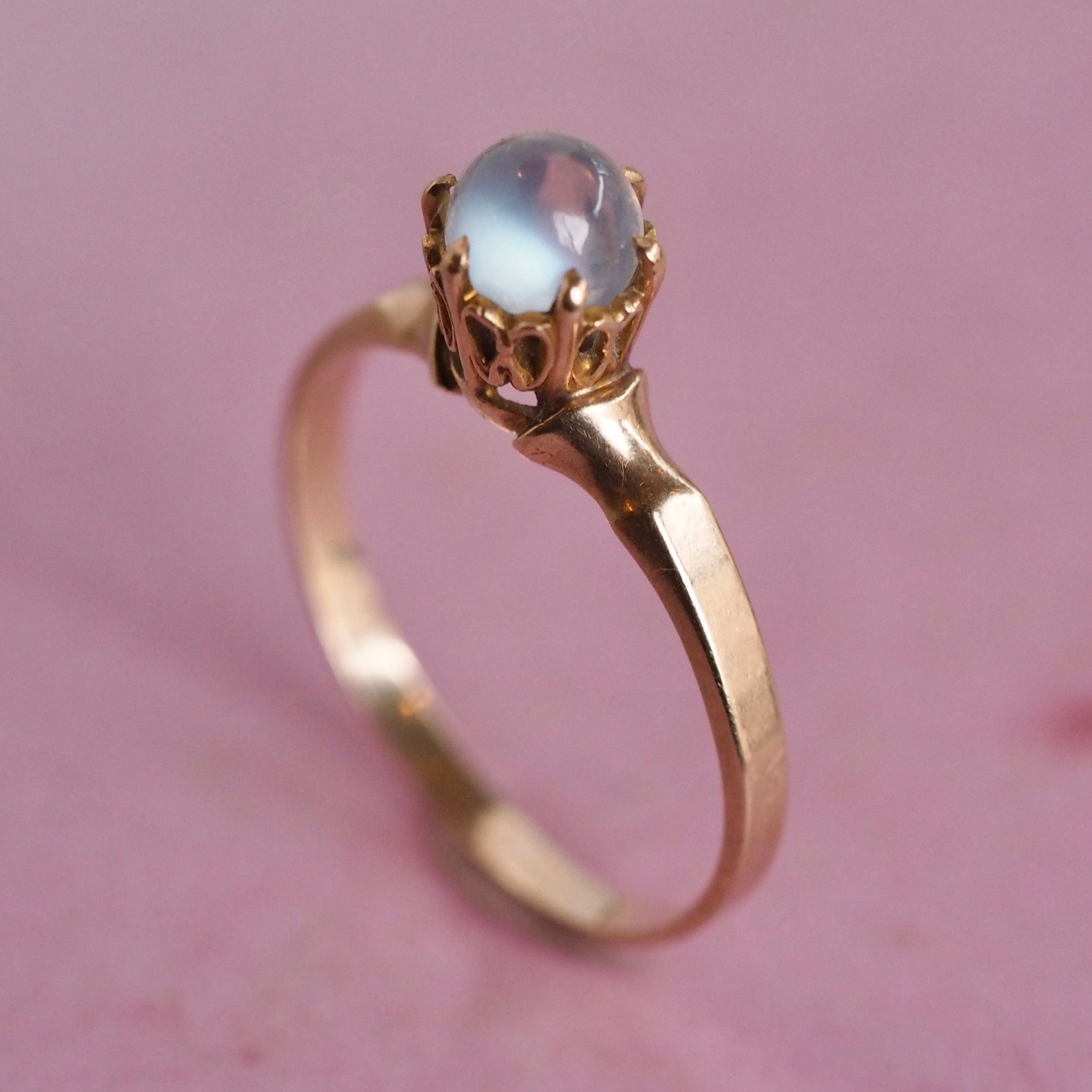 Antique Victorian 10k Gold Moonstone Sphere Ring