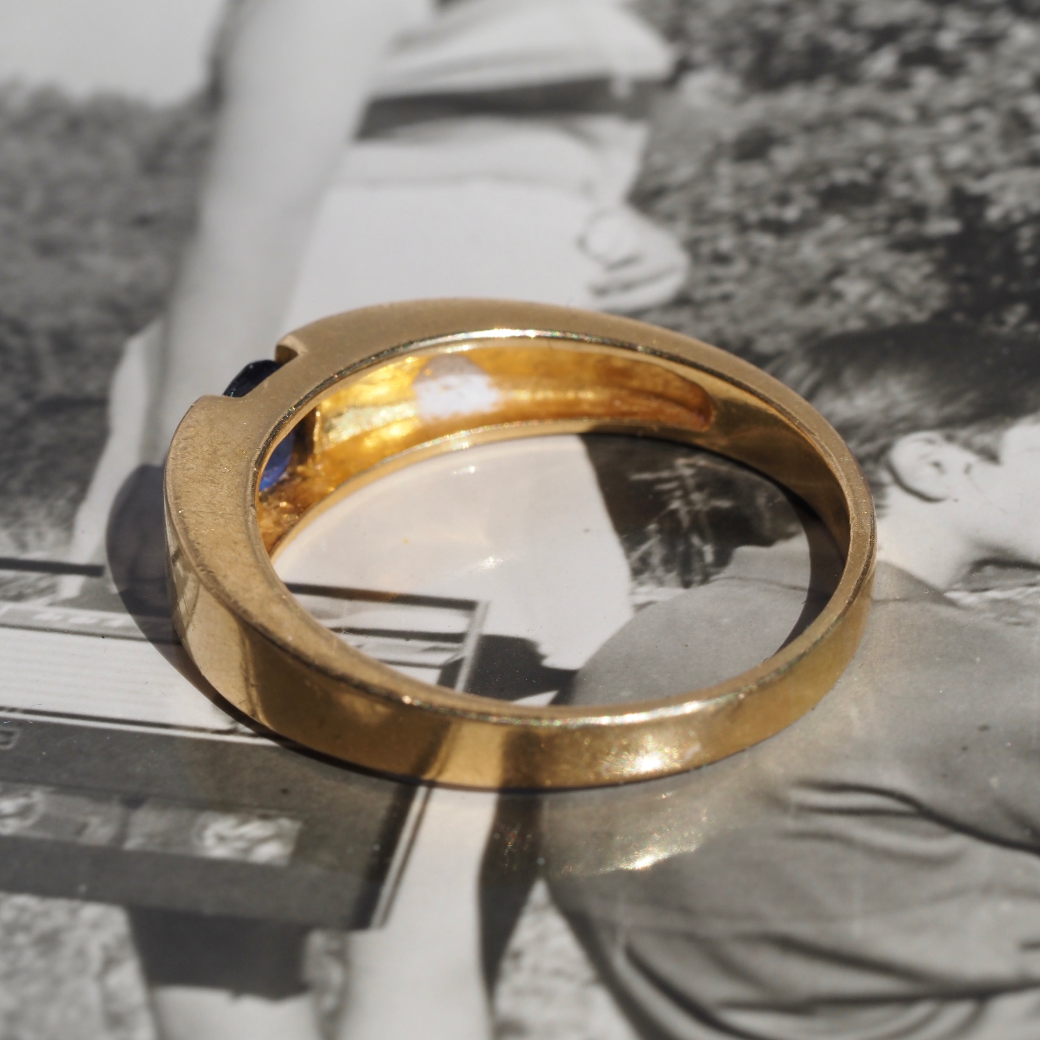 Vintage 18k Gold Natural Sapphire Band