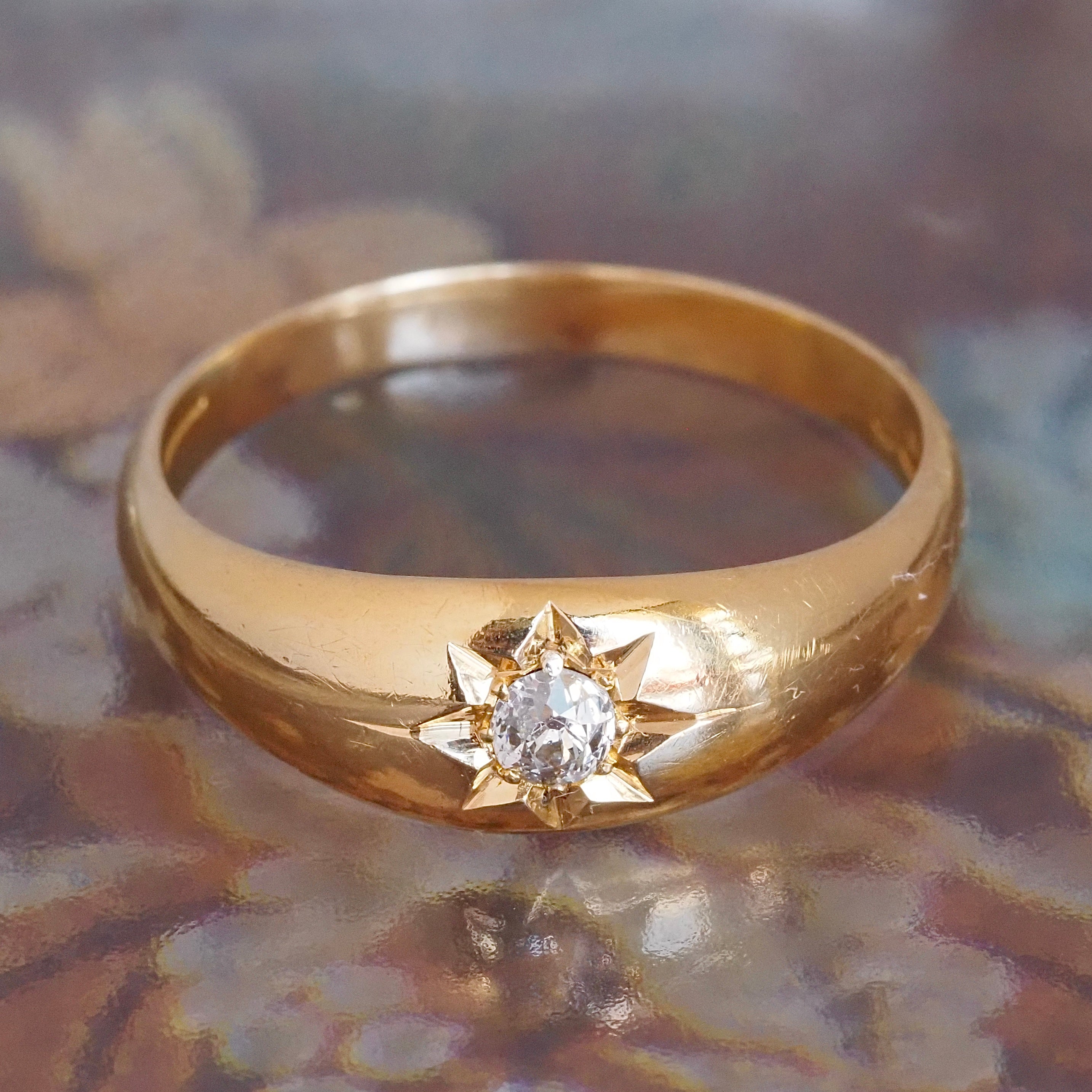 Antique English c. 1911-1912 Starburst Set Old Mine Cut Diamond 18k Gold Ring