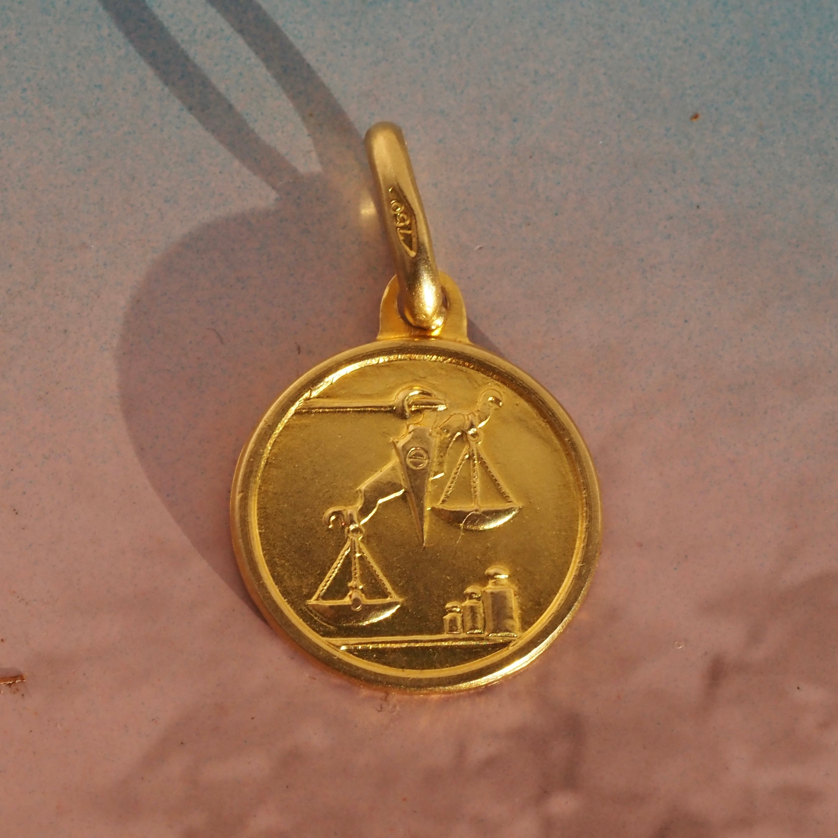 Vintage Libra 18k Gold Zodiac Pendant