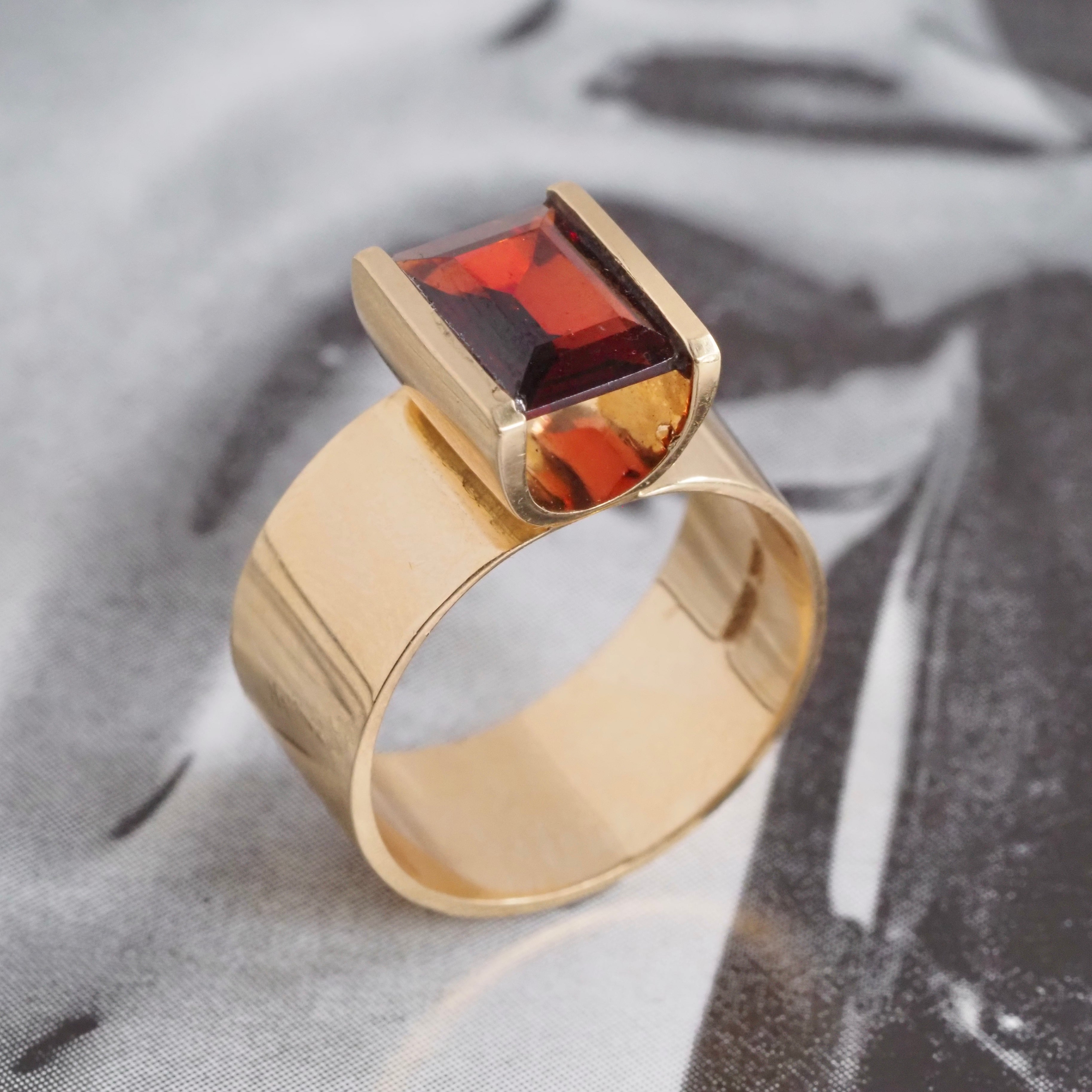 Vintage Modernist 14k Gold Garnet Ring
