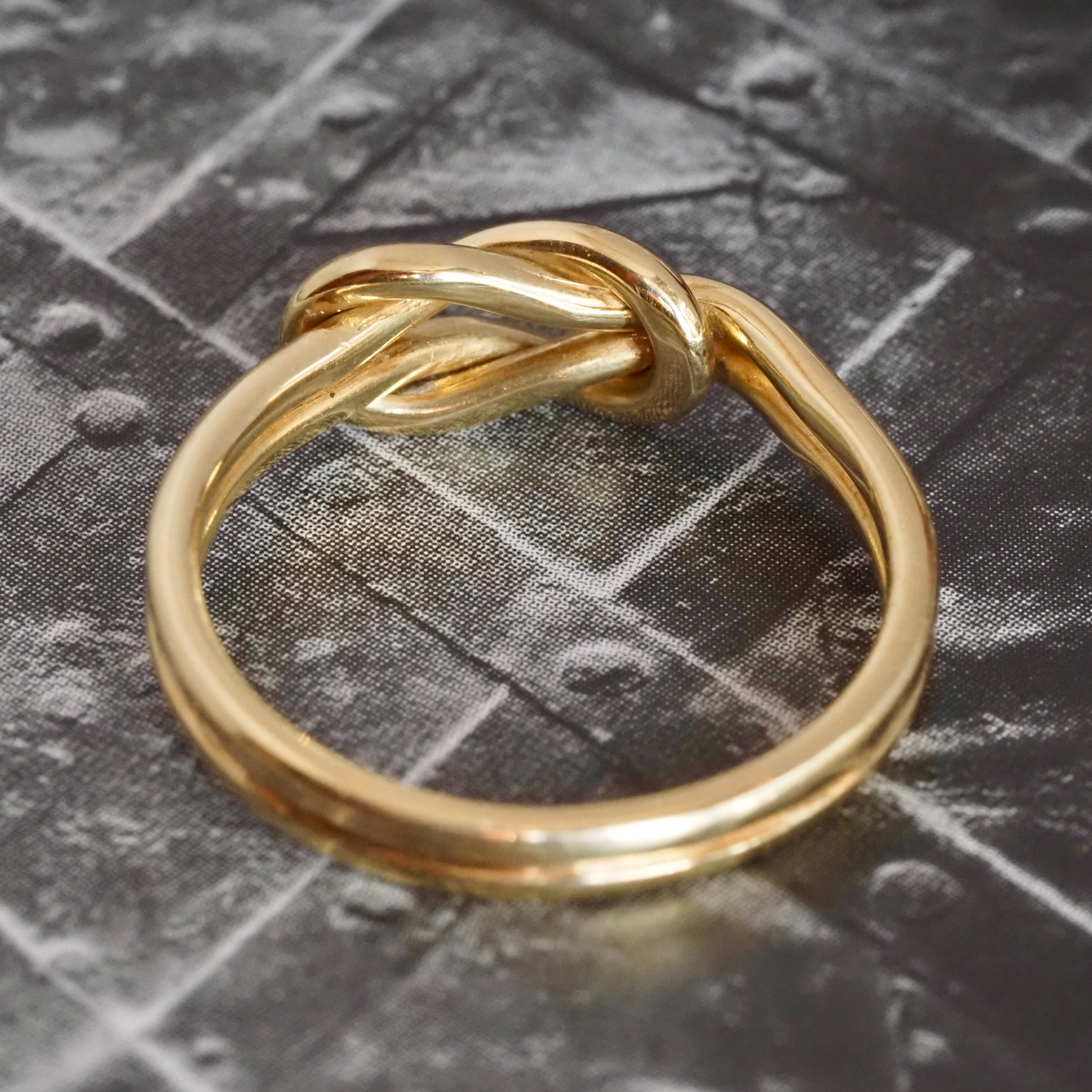 Vintage 18k Gold Knot Ring
