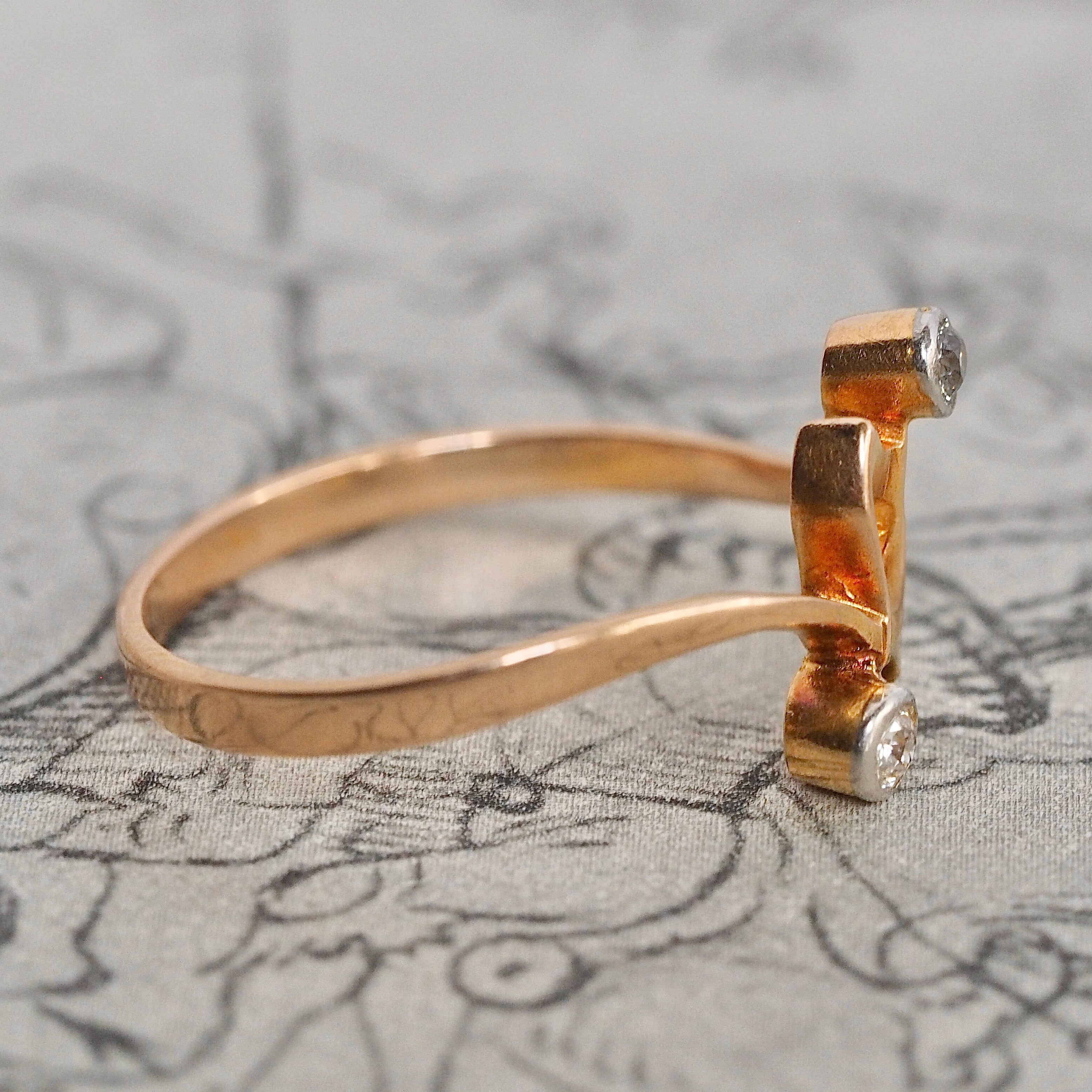 Antique German Art Deco 14k Gold Old Mine Cut Diamond Moi et Toi Ring