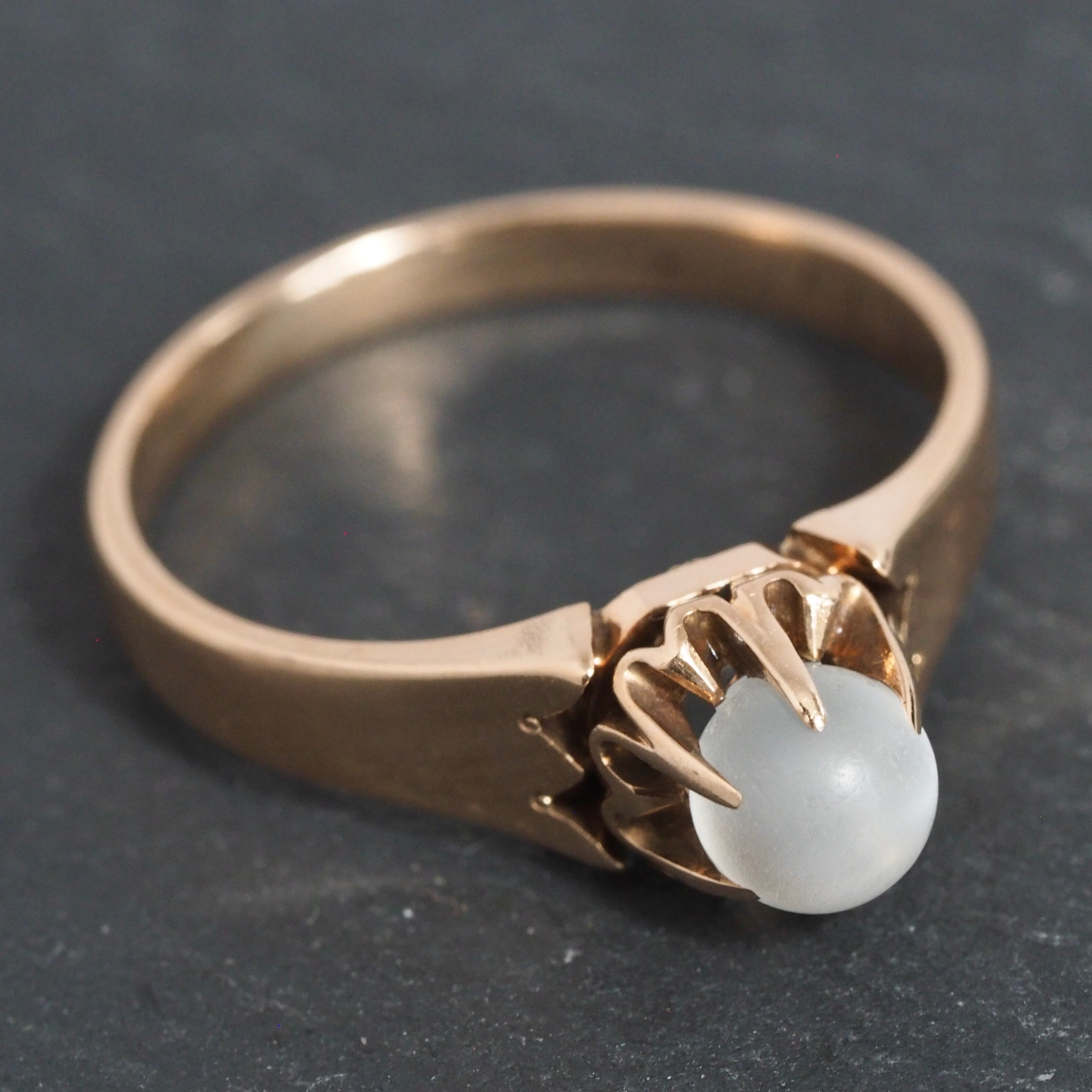 Antique Victorian 14k Gold Moonstone Solitaire Ring