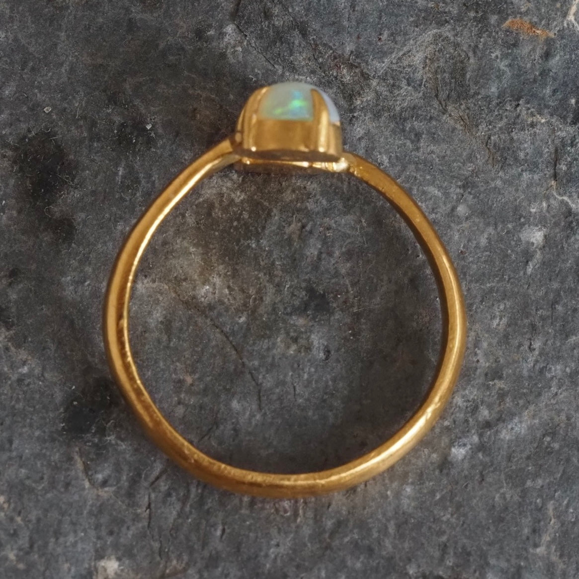 Vintage 22k Gold Jelly Opal Bypass Ring