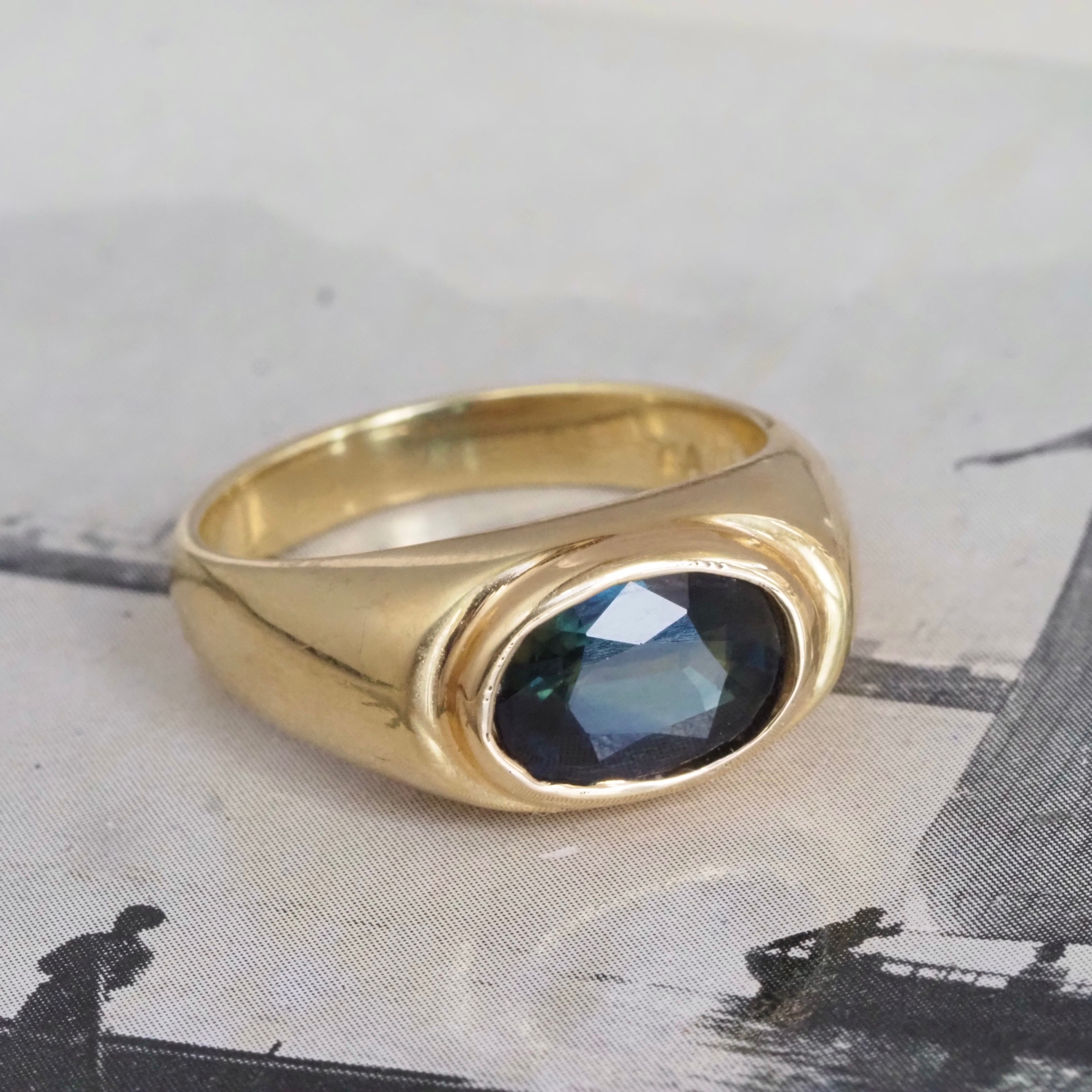 Vintage Natural Sapphire 18k Gold Signet Ring