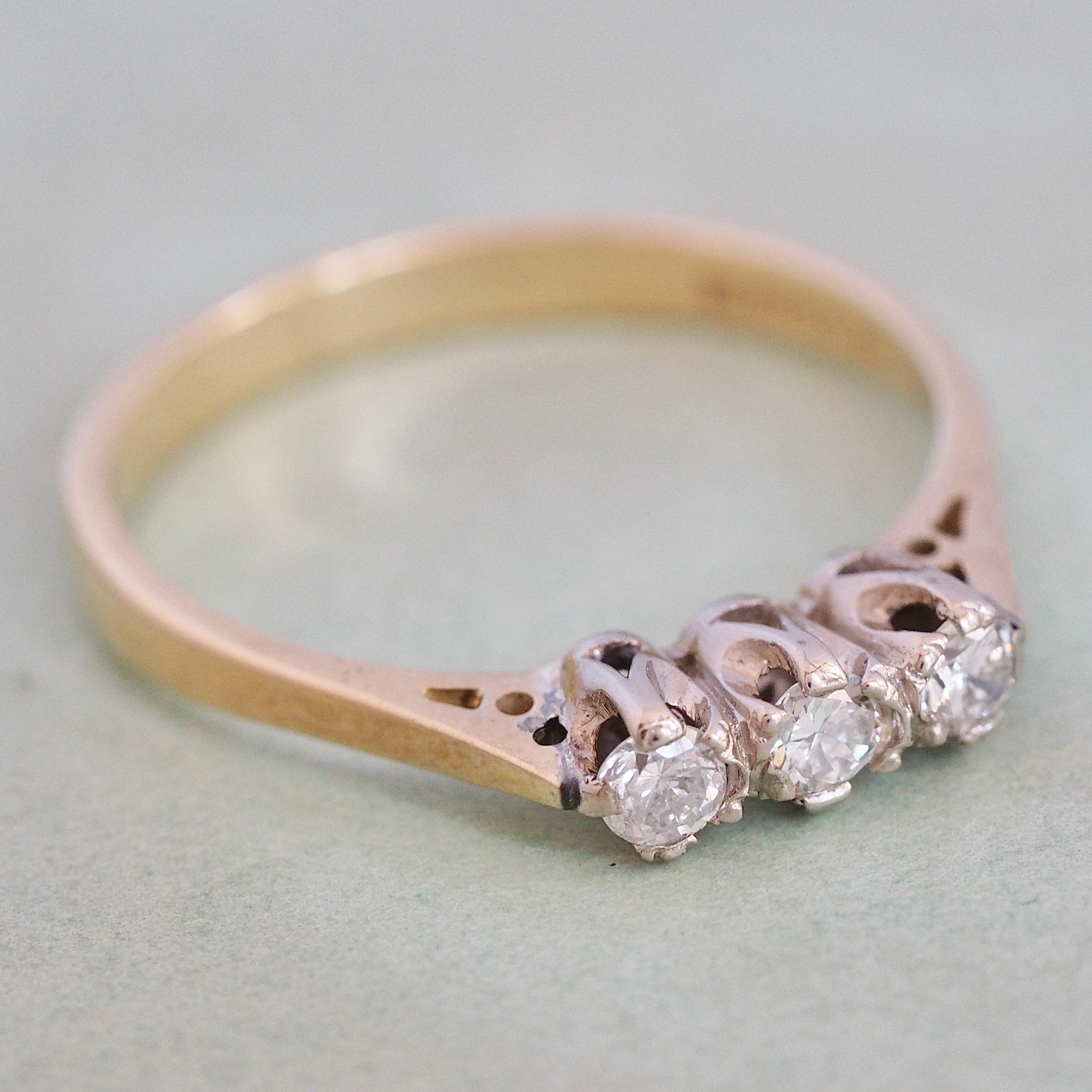 Vintage English Diamond Trilogy 18k Gold Ring
