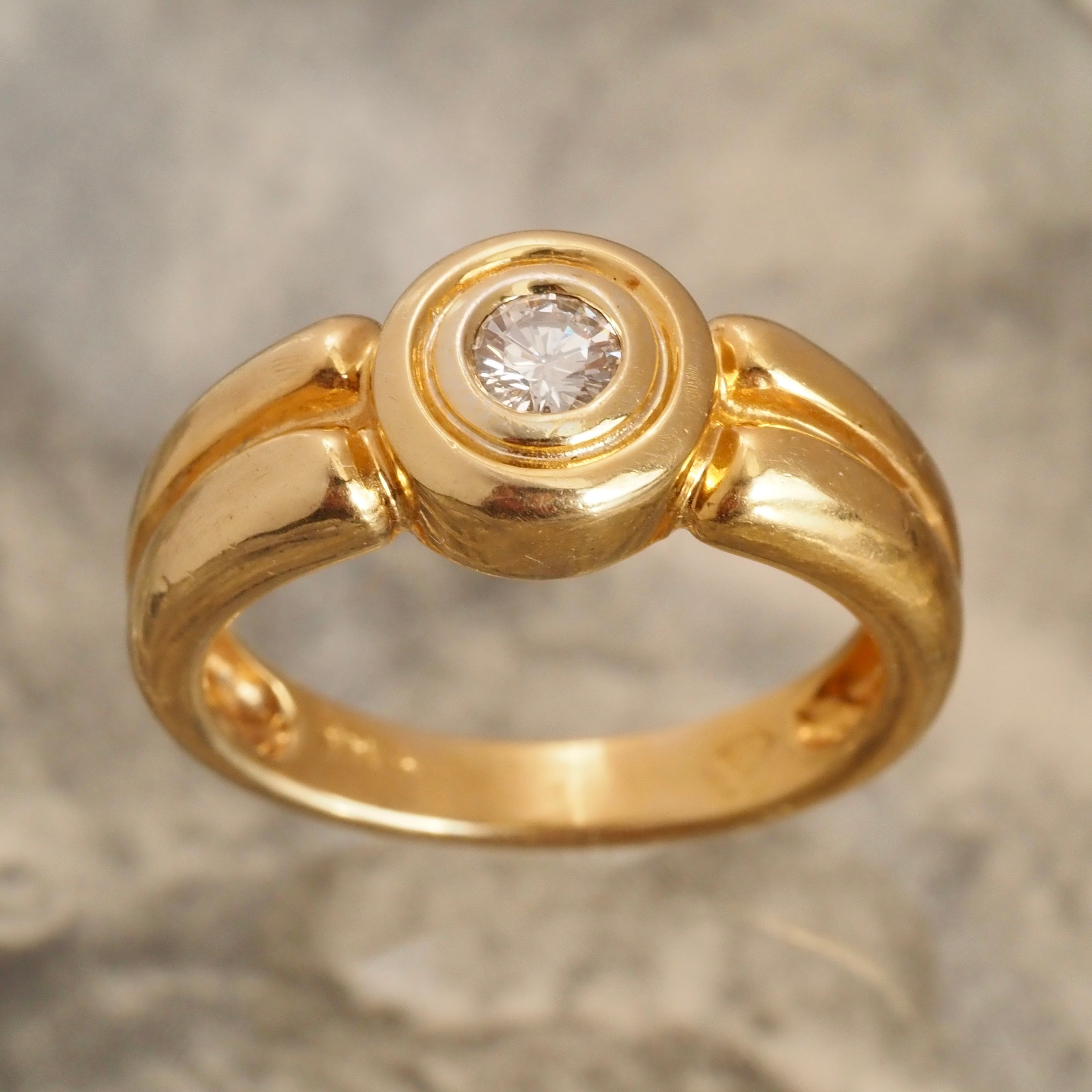 Vintage 14k Gold Round Brilliant Cut Diamond Solitaire Ring