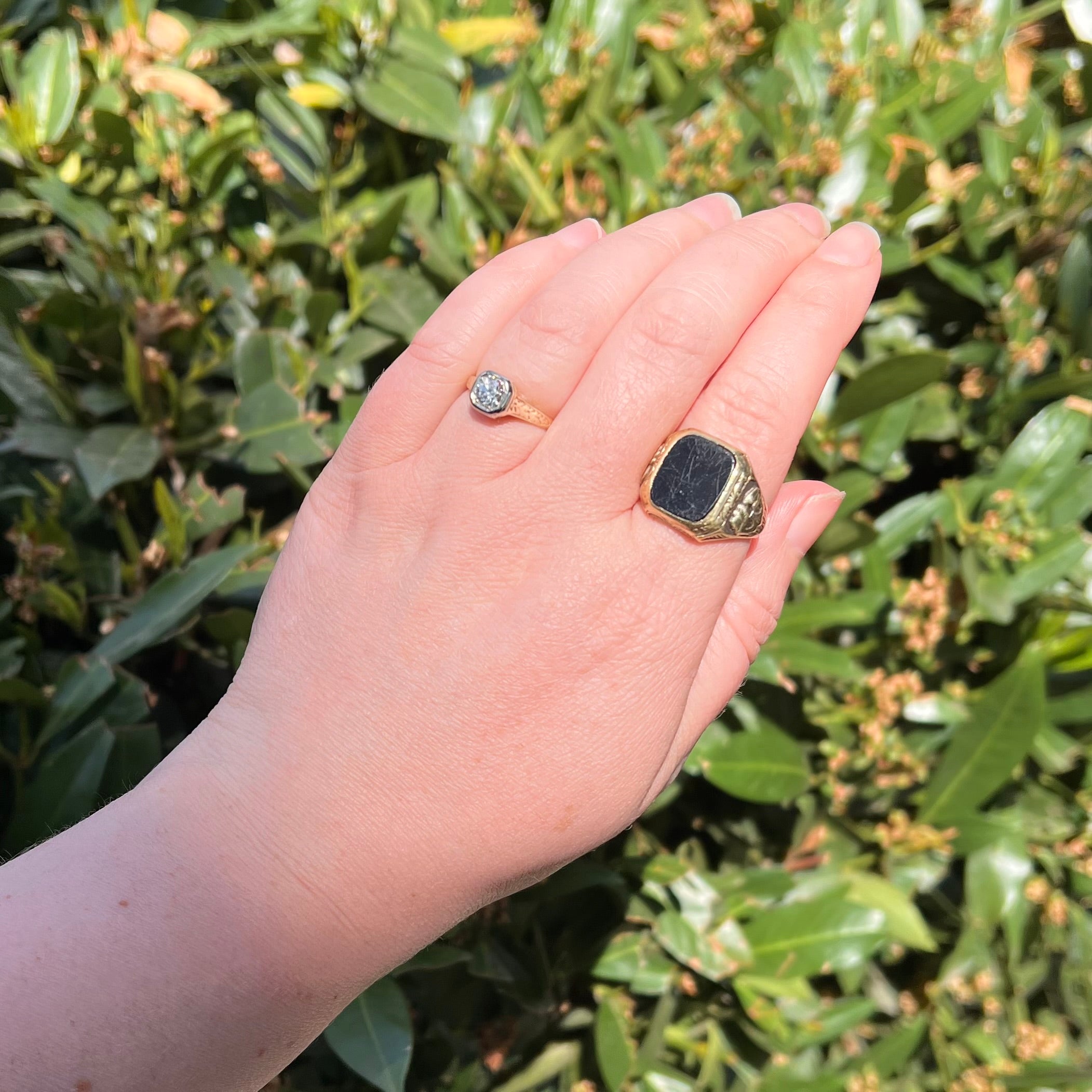 Vintage Onyx 14k Gold Lions and Columns Signet Ring