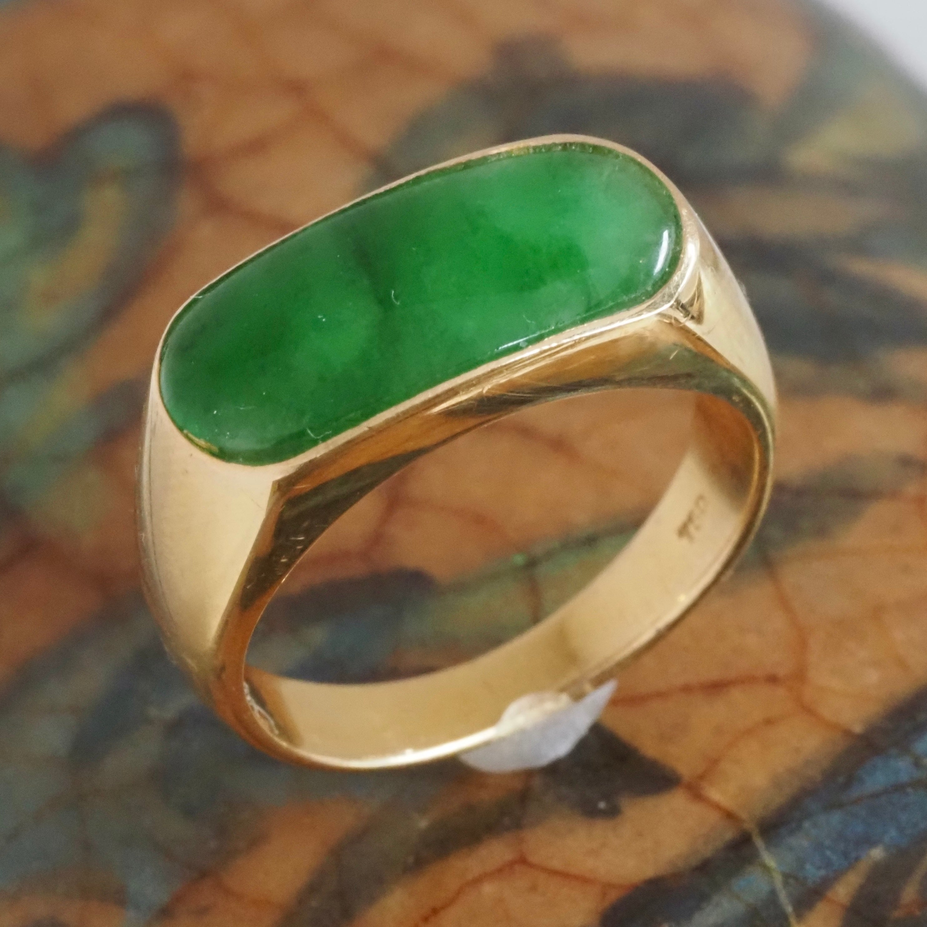 Vintage Jade 18k Gold Saddle Ring