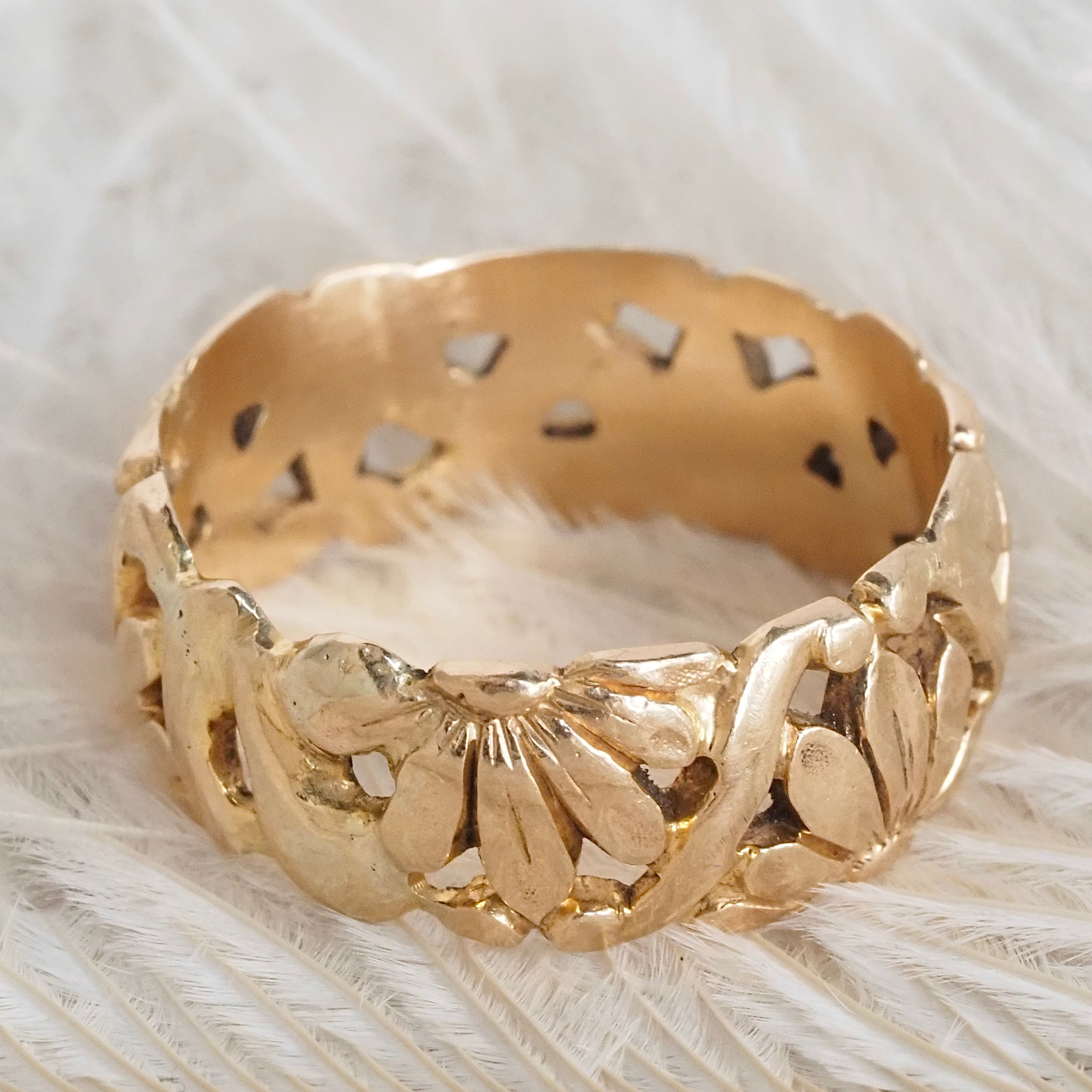 Antique J.R. Wood & Sons Floral 14k Gold Band