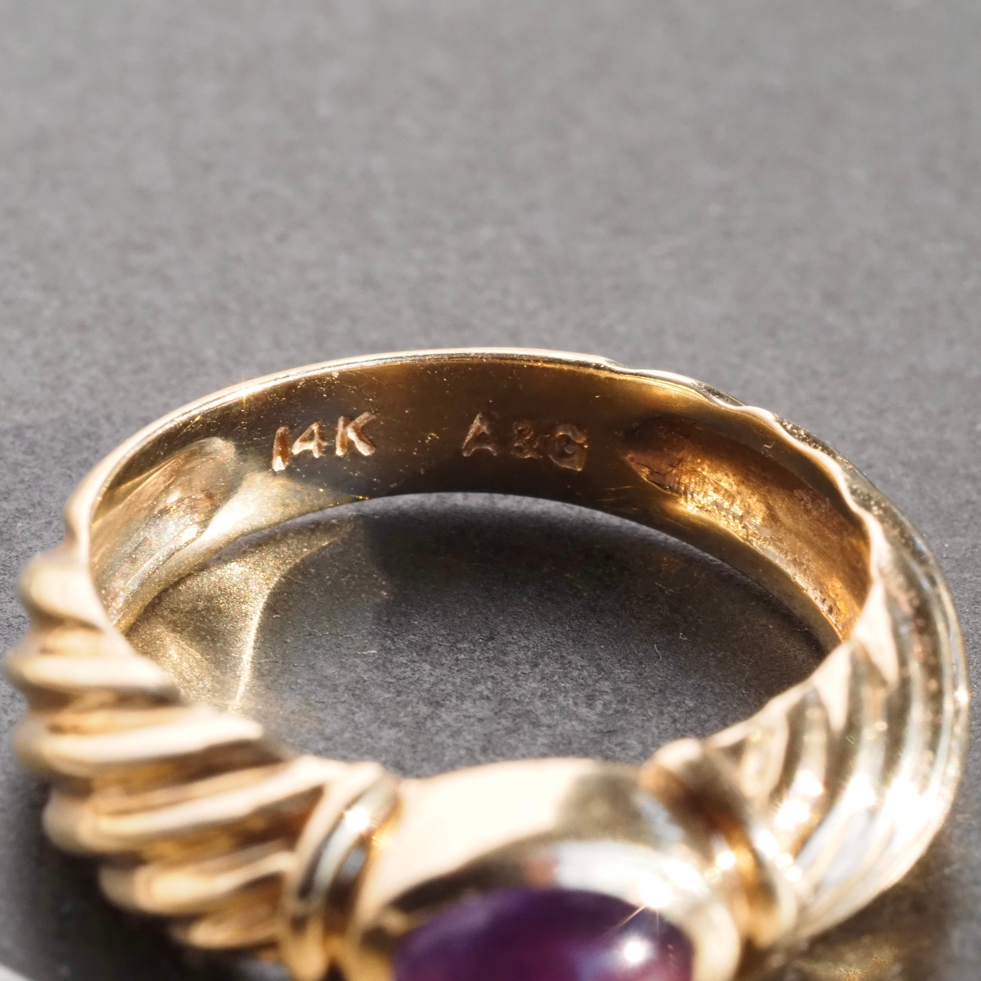 Vintage Amethyst Cabochon 14k Gold Ring