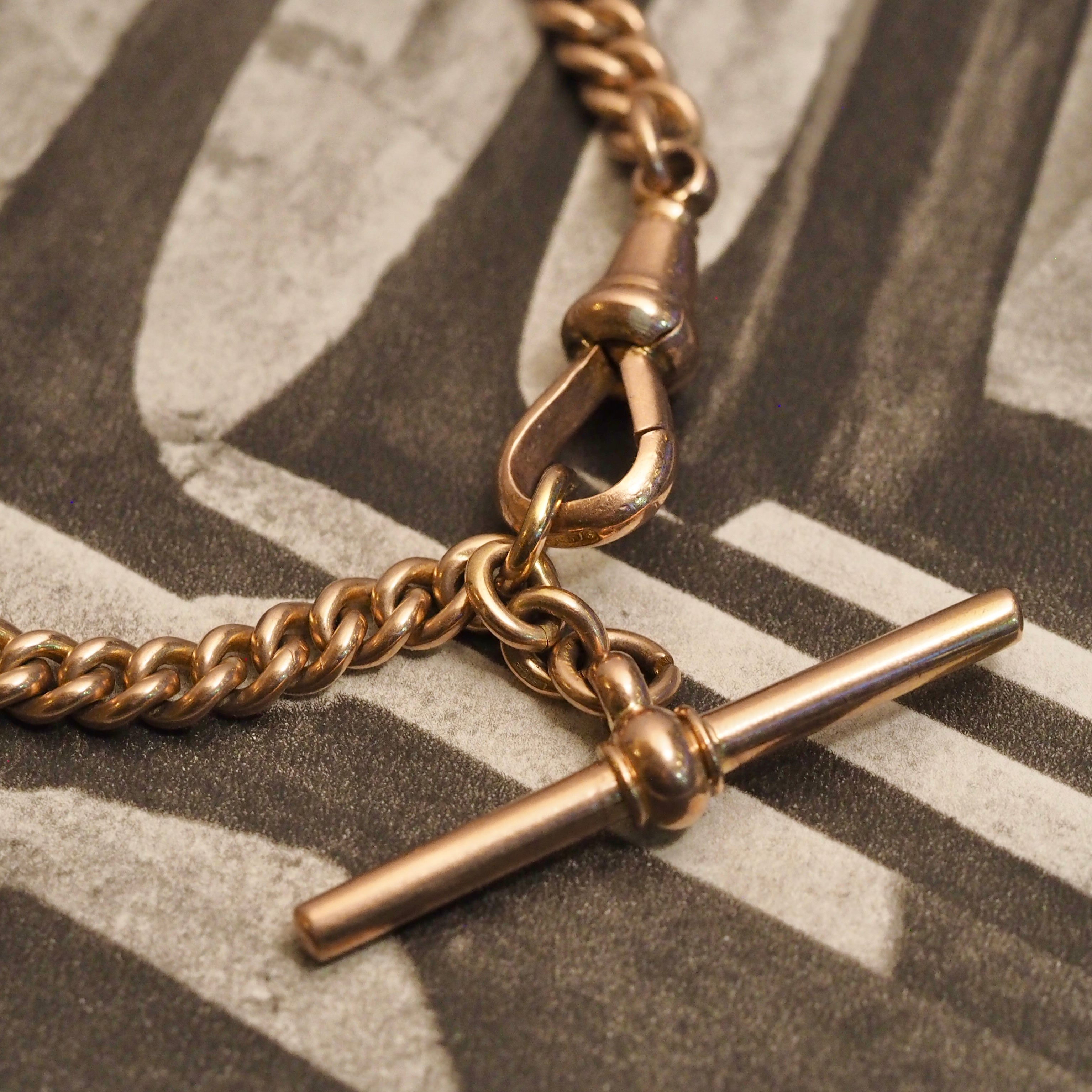Antique English 9k Gold Graduated Curb Chain Bracelet with T-Bar and Dog Clip