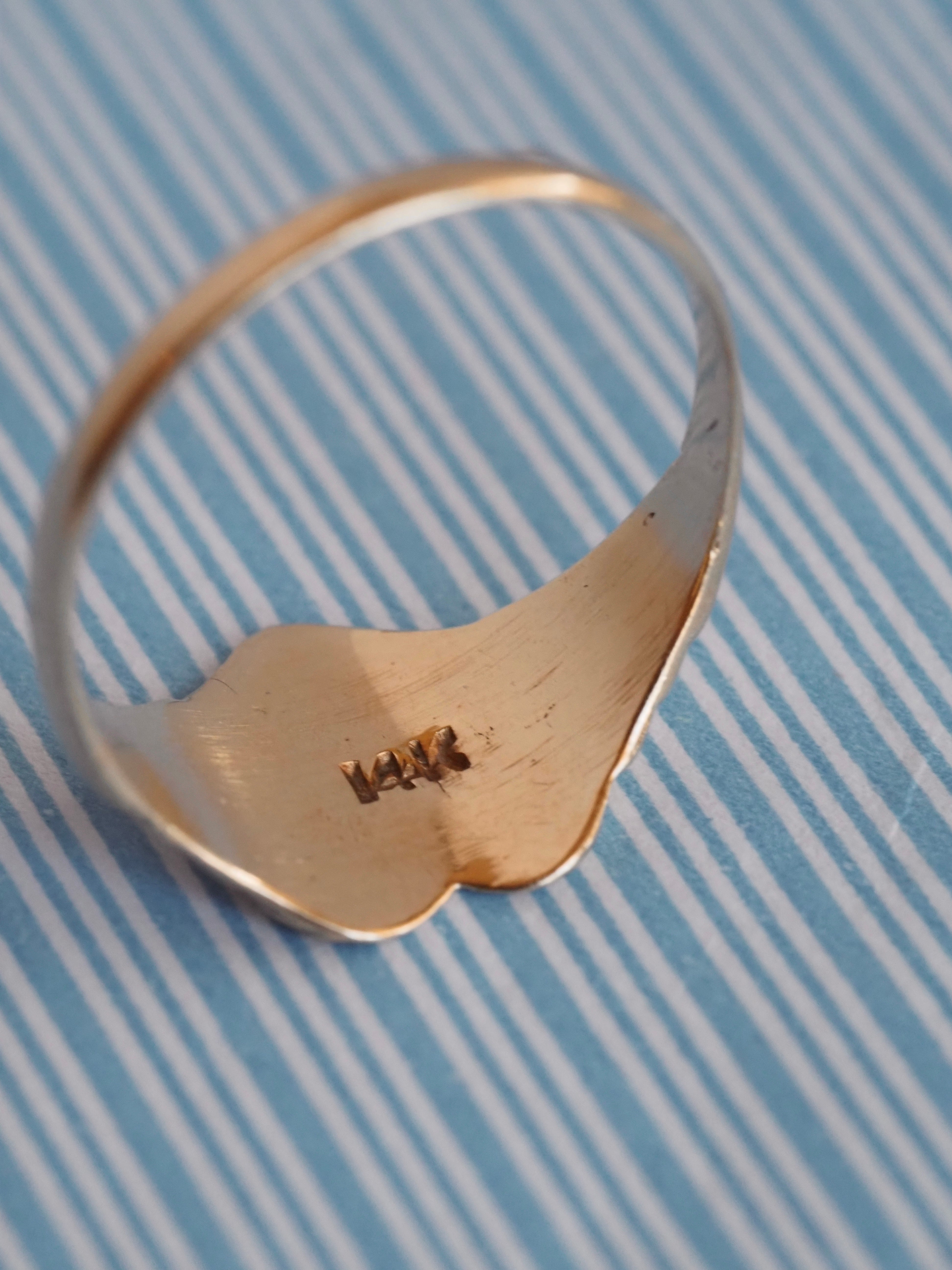 Vintage 14k Gold Heart Engraved “MC” Signet