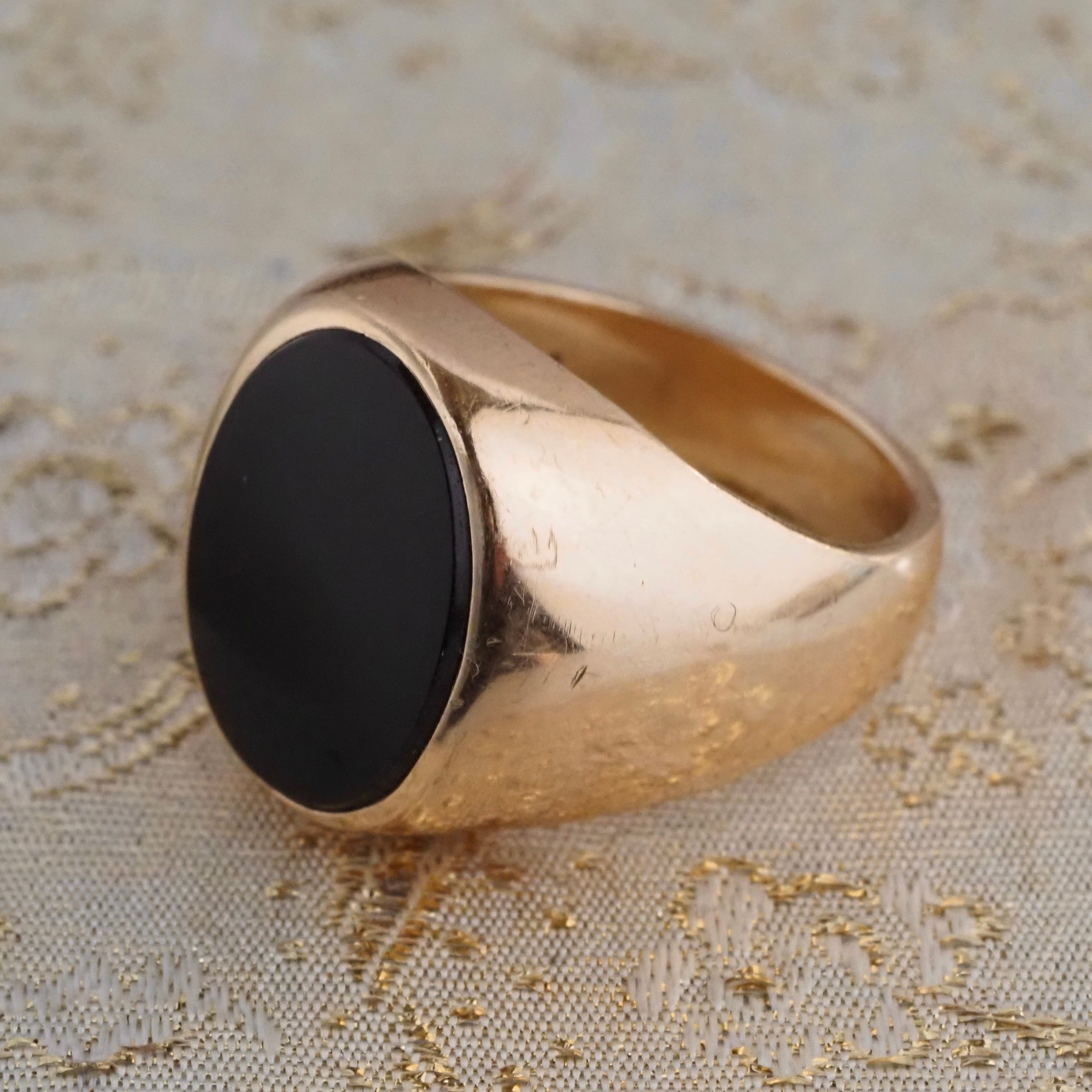 Vintage Onyx Solid 10k Gold Signet Ring